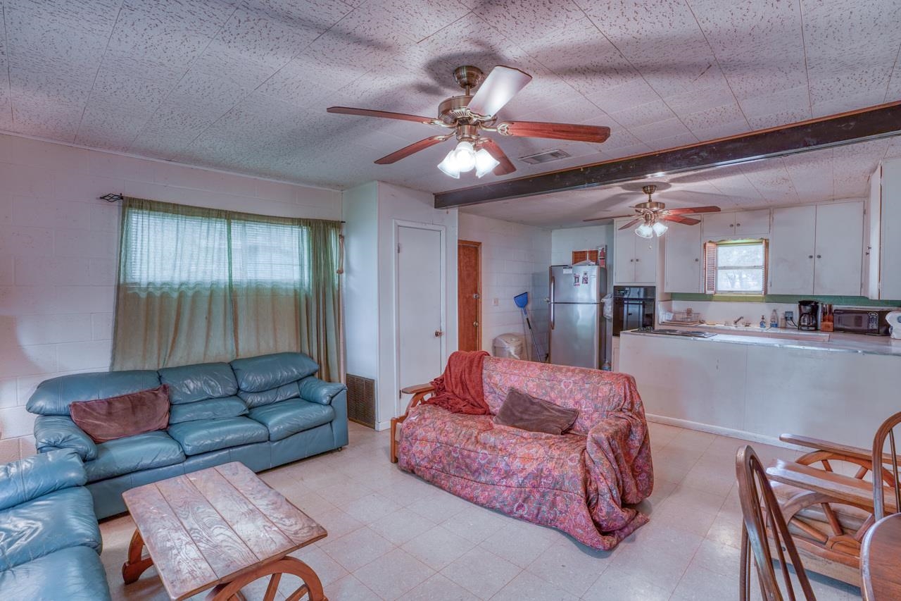 1140 Hill Circle Drive Property Photo 7