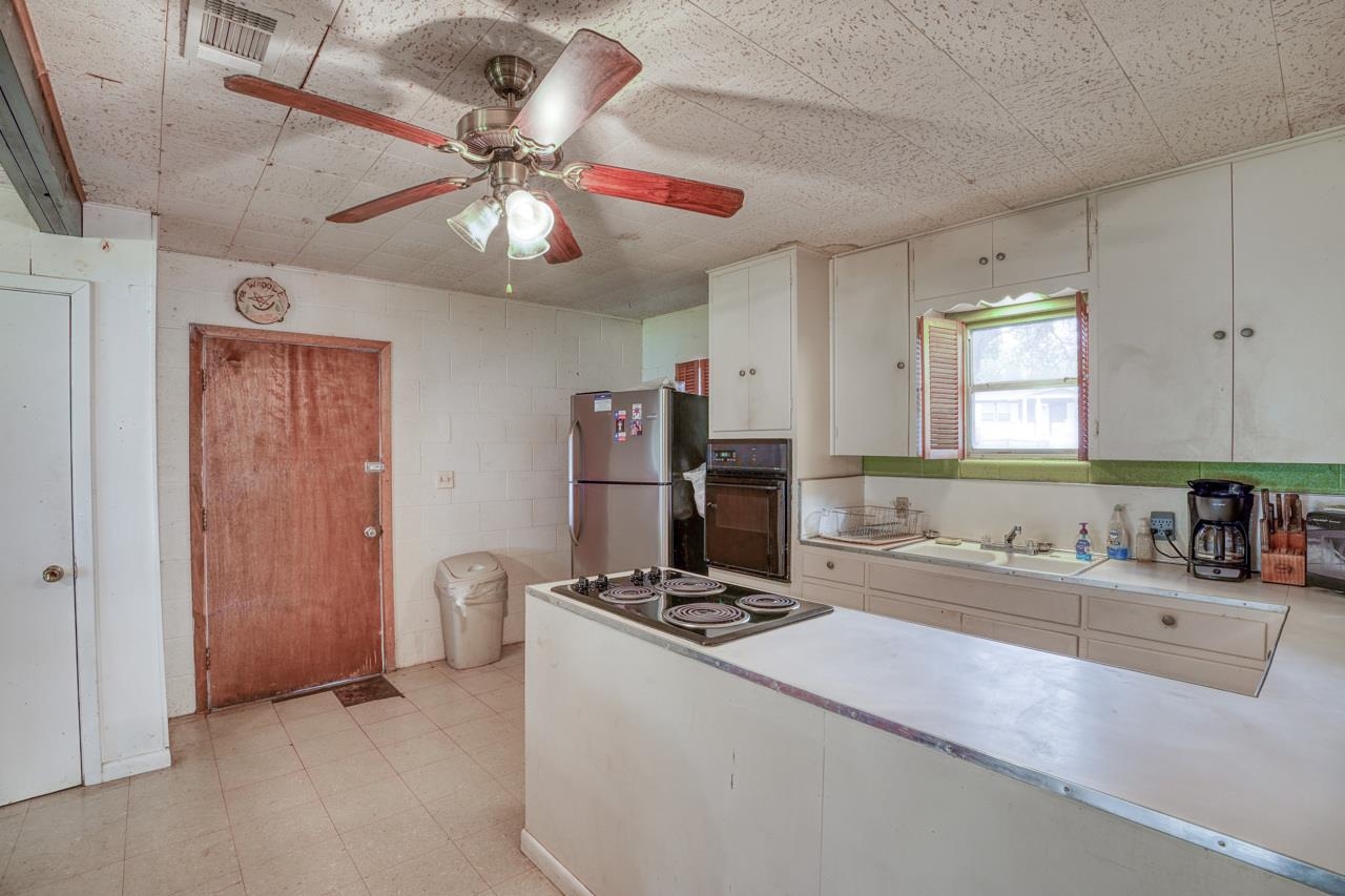 1140 Hill Circle Drive Property Photo 9