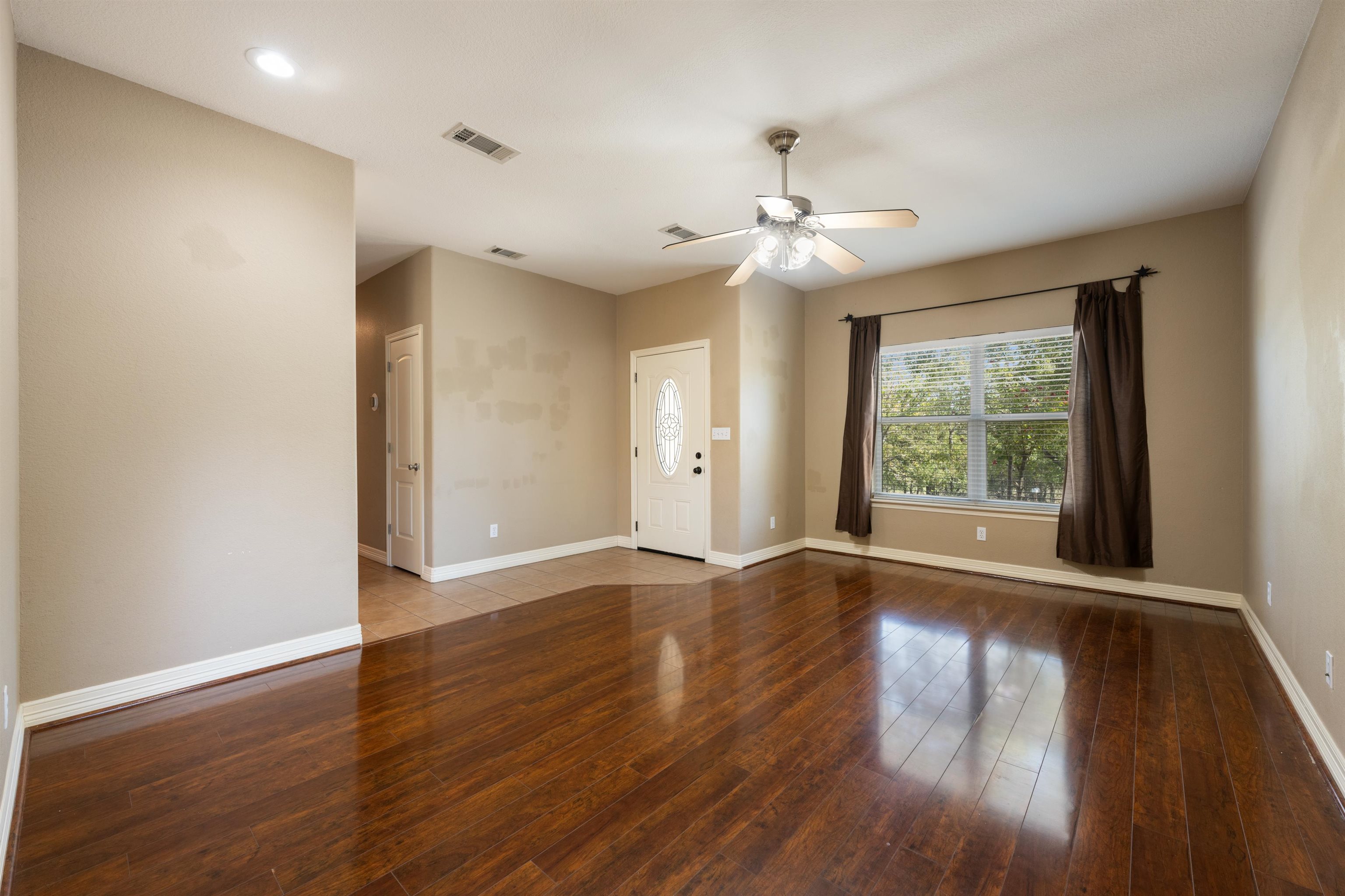 806 Pine Lane Property Photo 5
