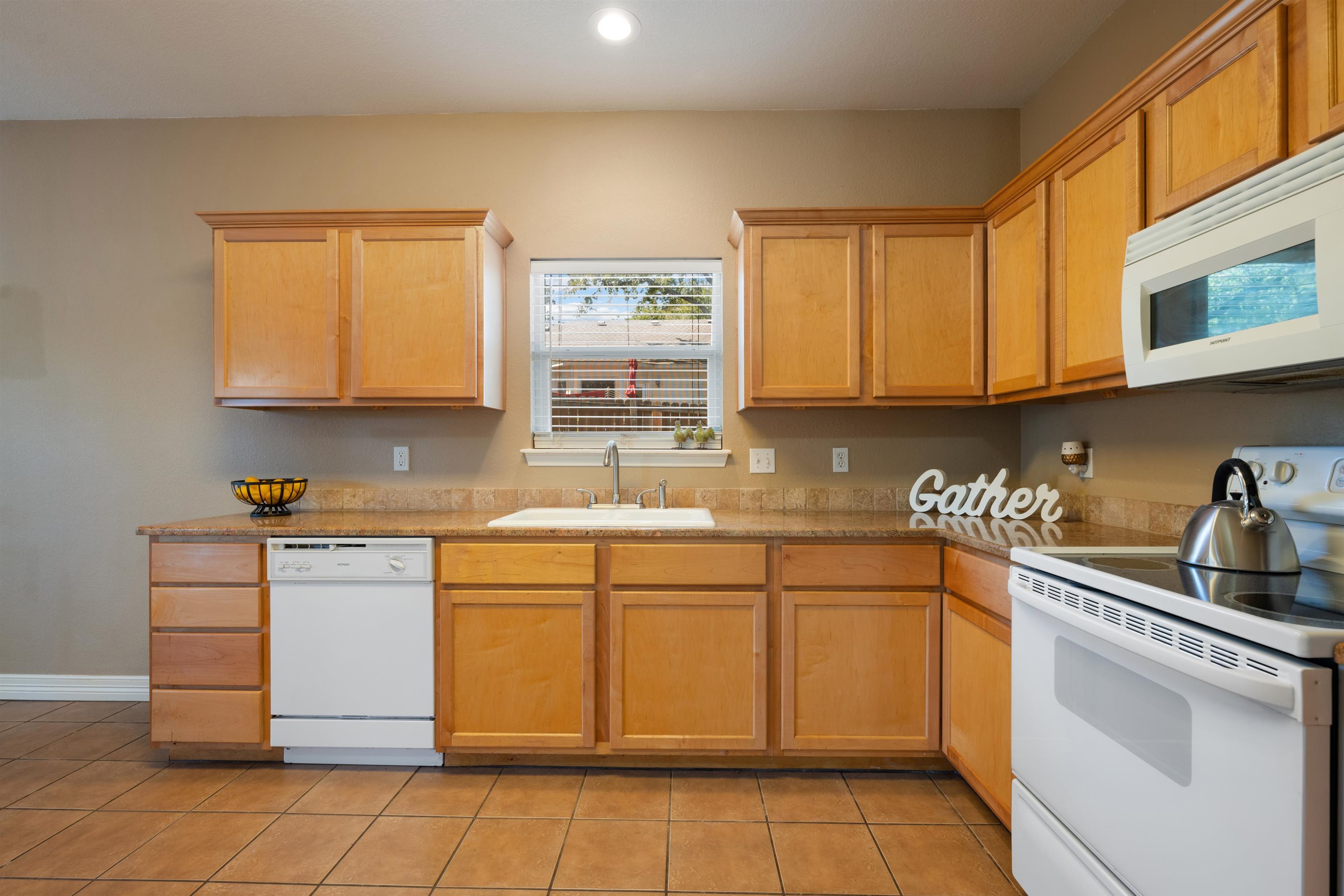 806 Pine Lane Property Photo 8