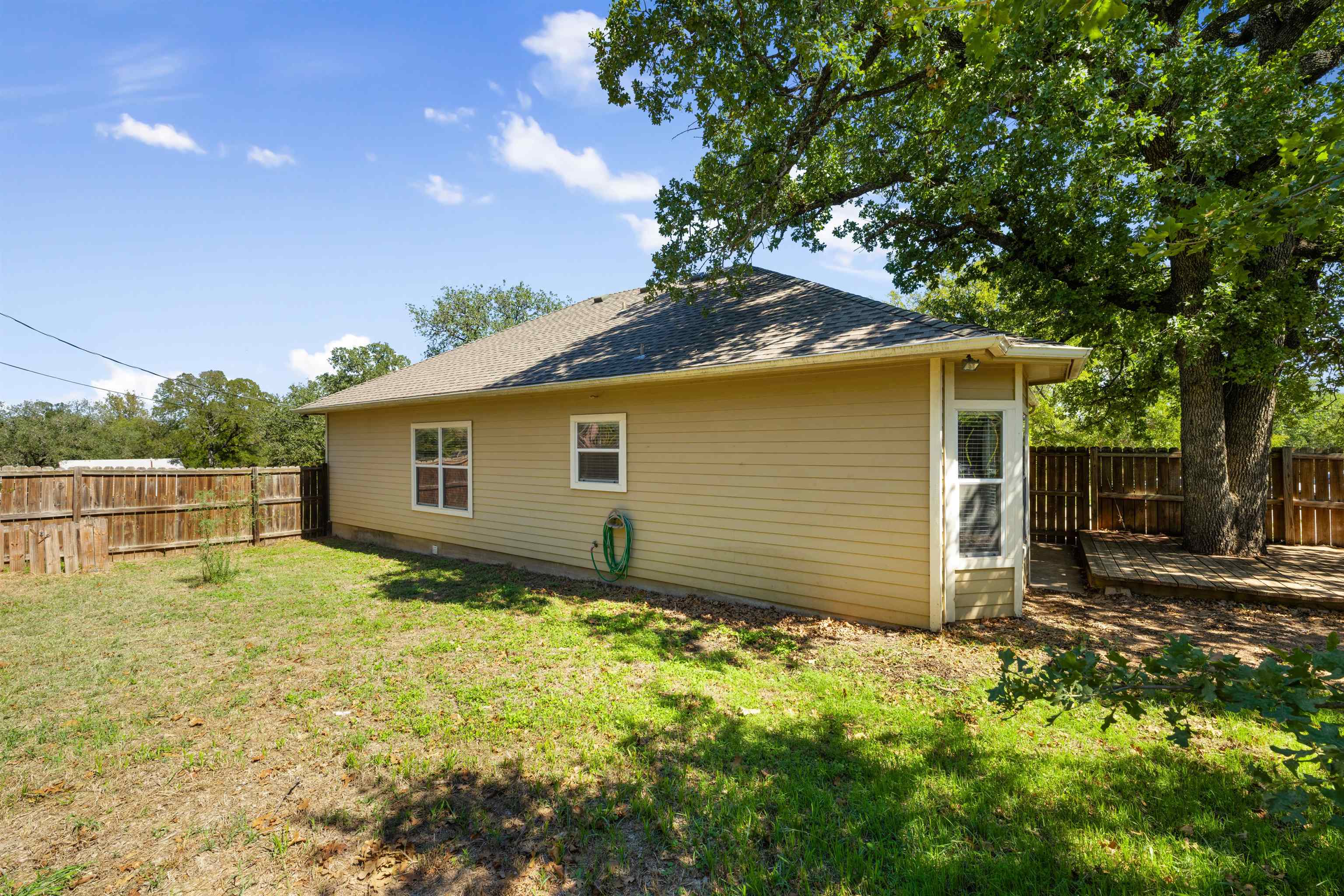 806 Pine Lane Property Photo 17