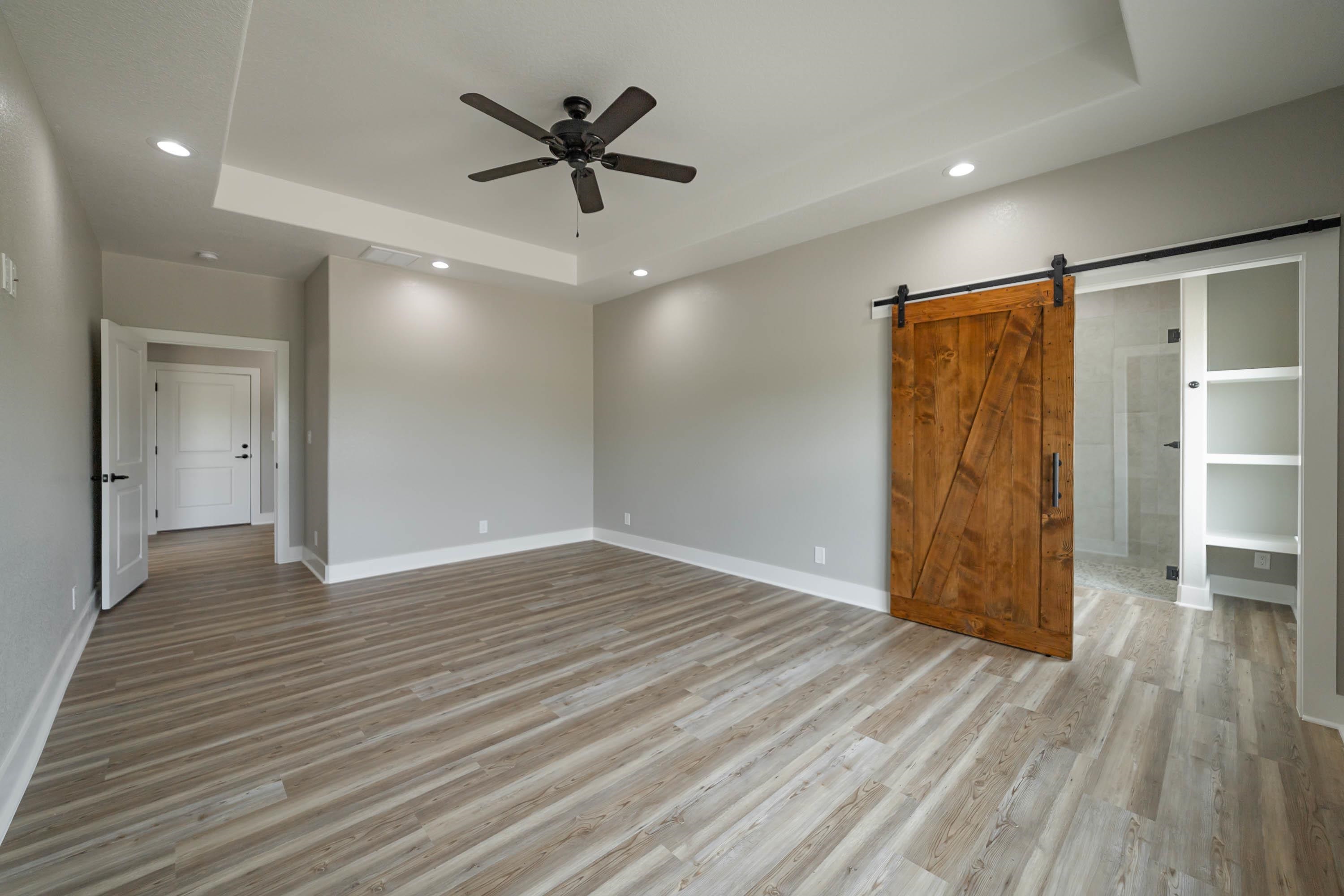 214 Oak Grove Parkway Property Photo 13