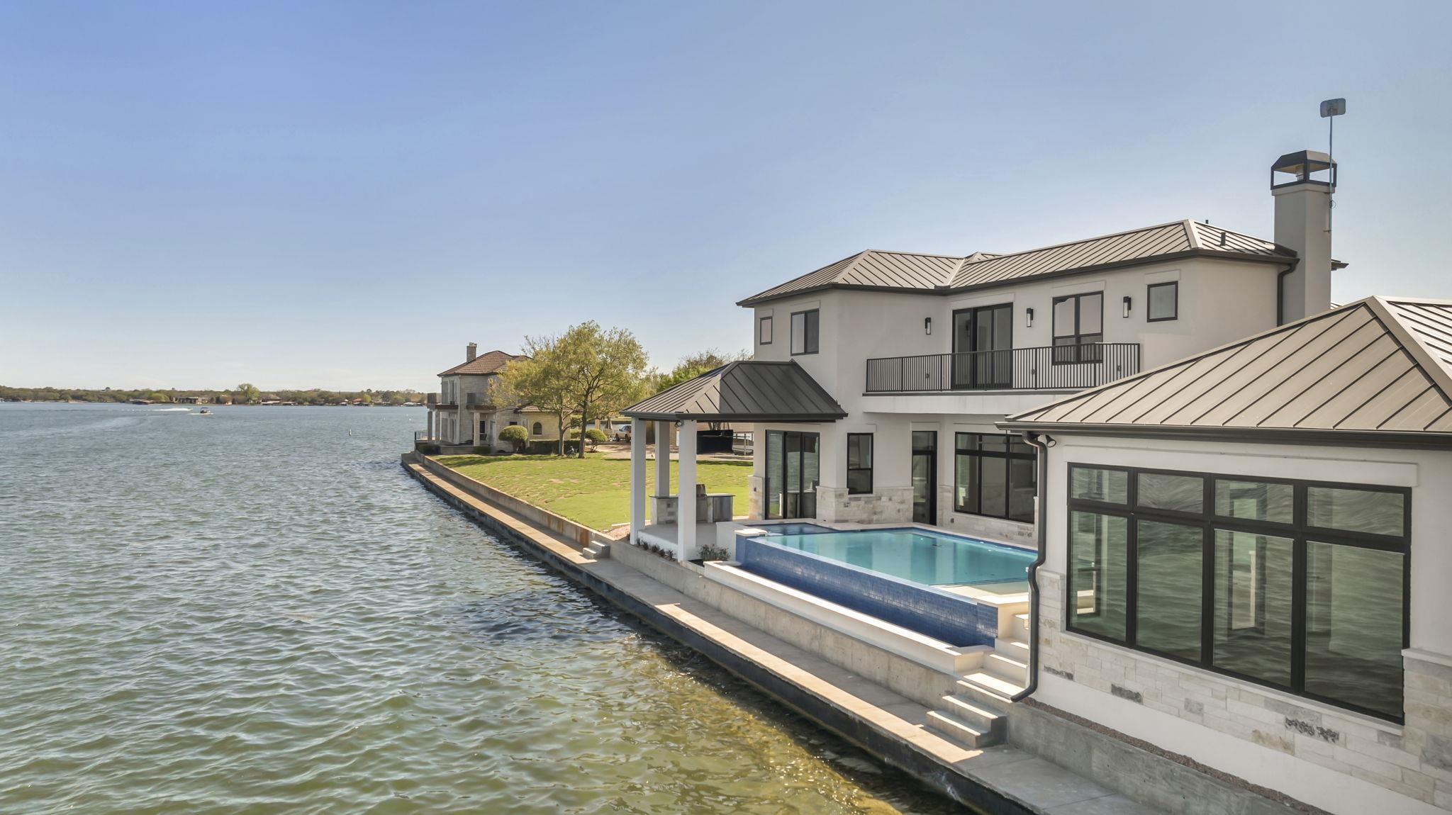 338 Park Lane Property Photo 8