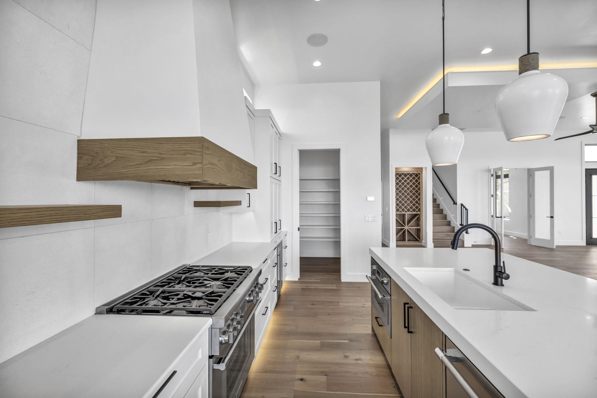 338 Park Lane Property Photo 13