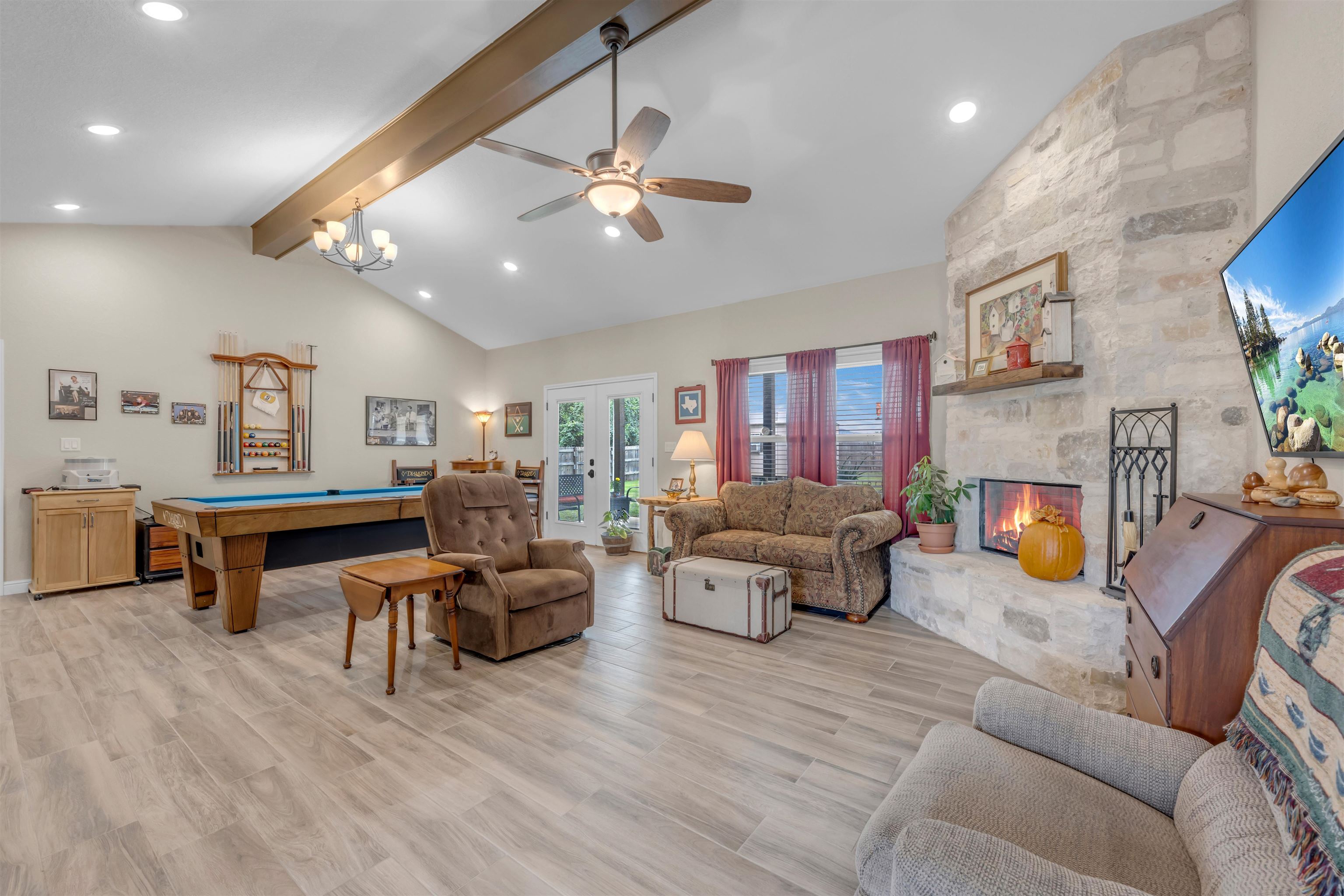 2101 River Oaks Dr. Property Photo 10
