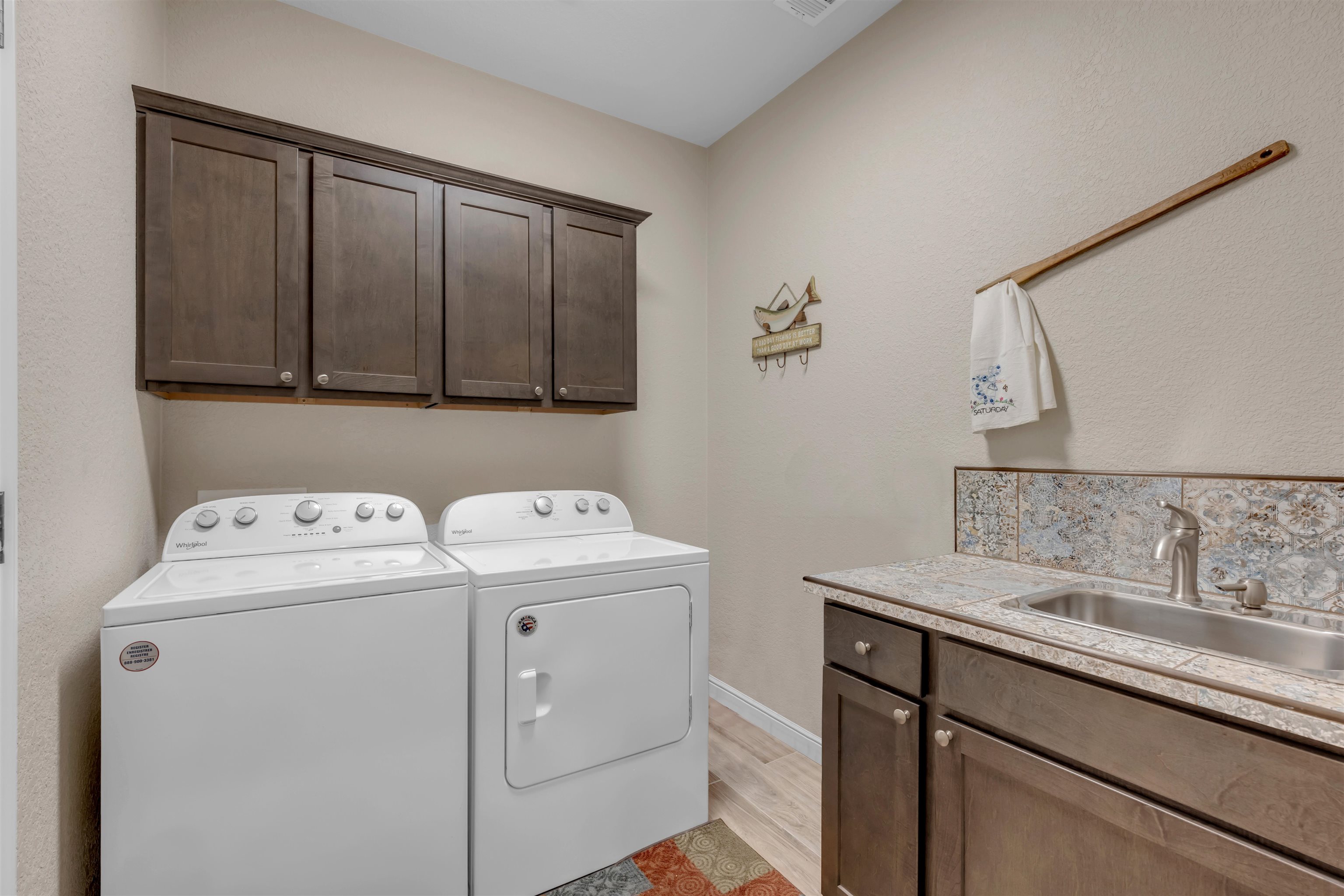 2101 River Oaks Dr. Property Photo 12