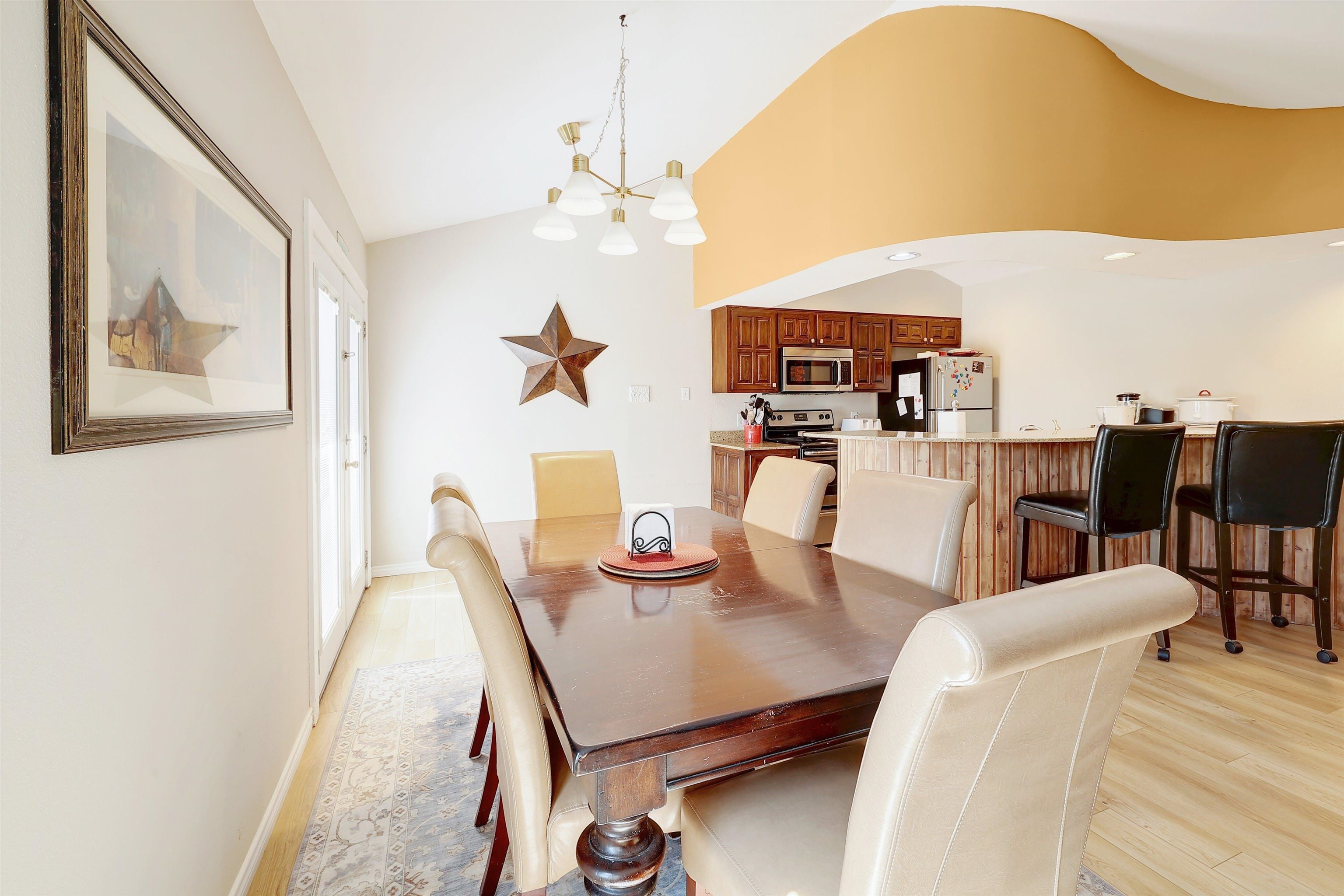 605 Port Property Photo 2