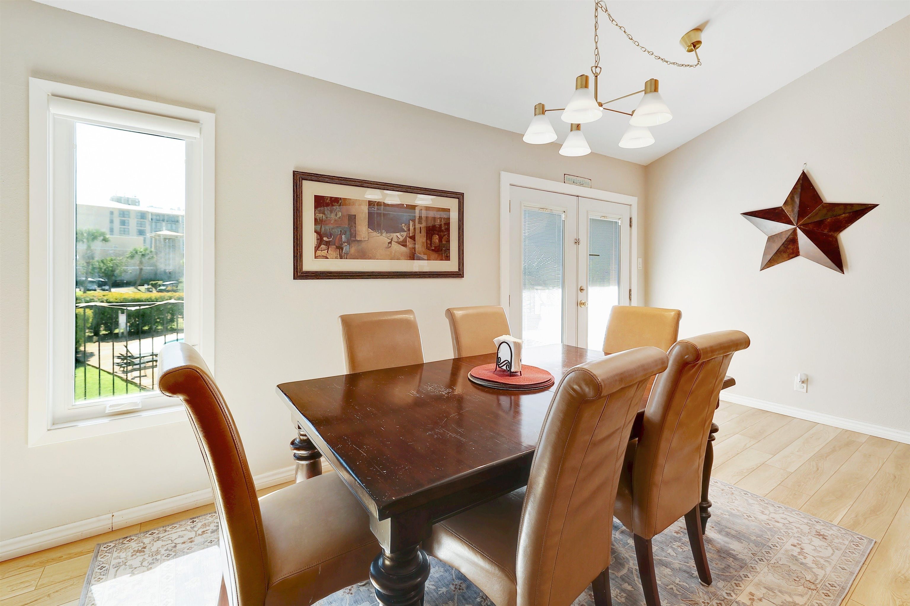 605 Port Property Photo 4