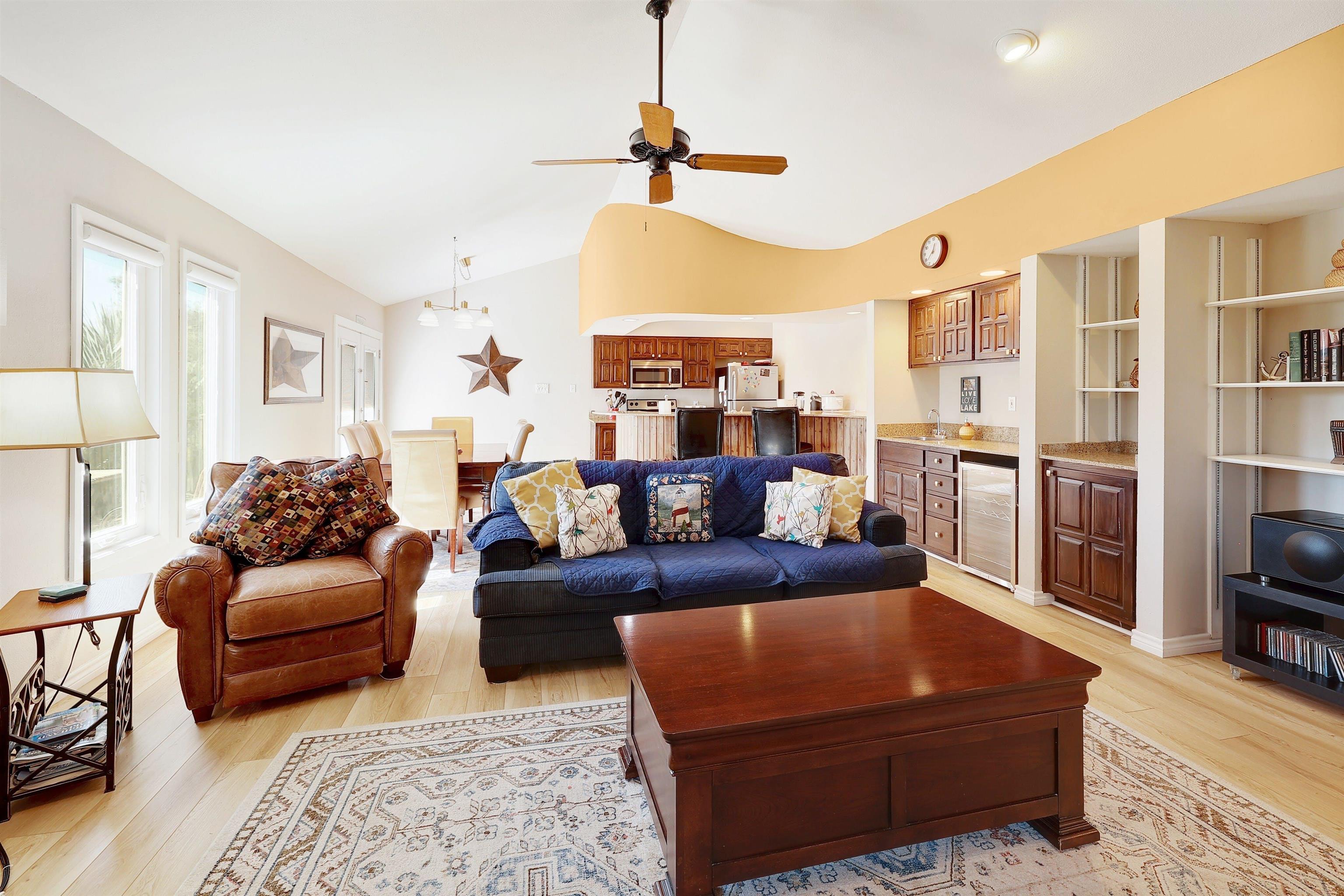 605 Port Property Photo 7