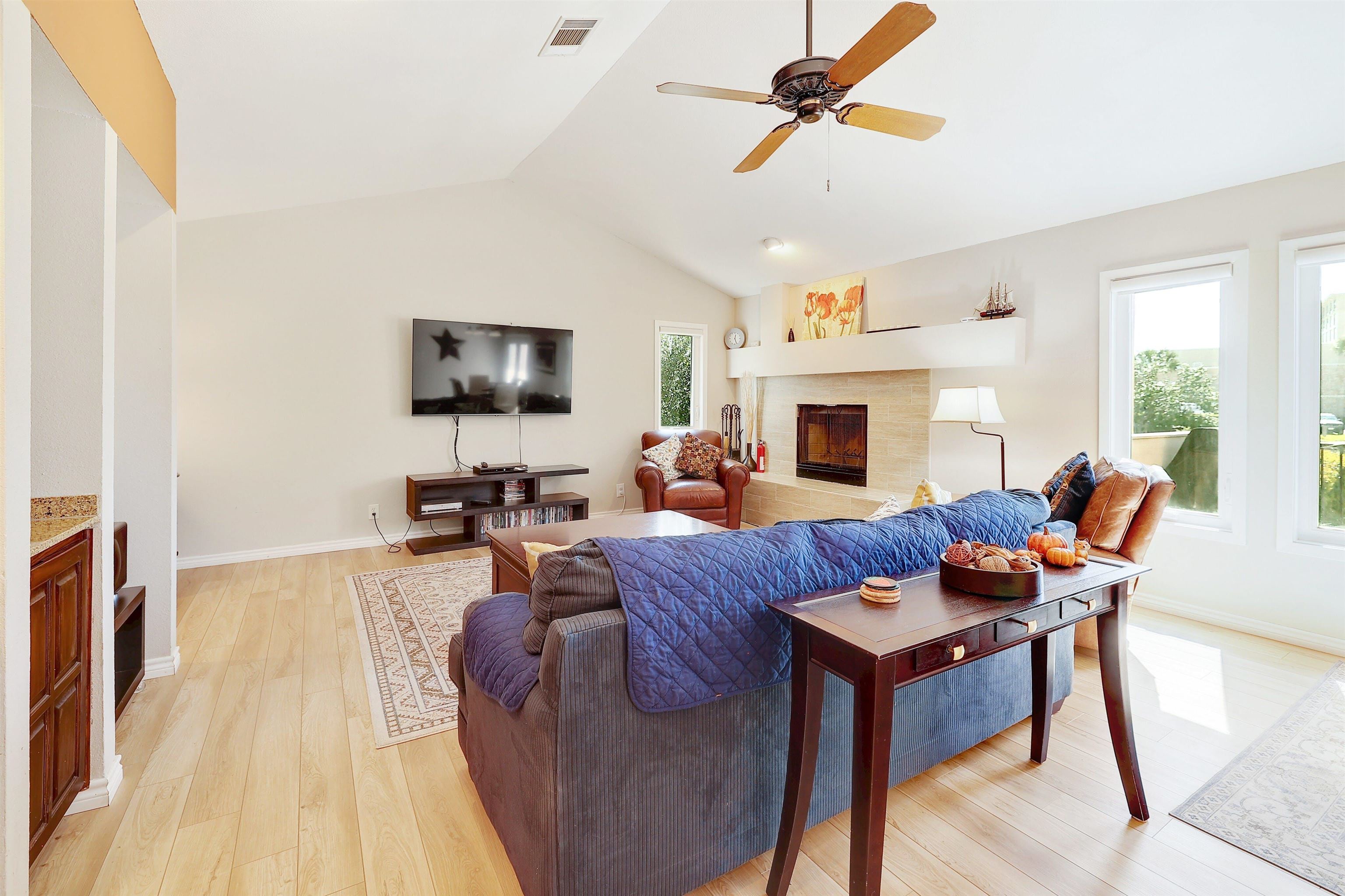 605 Port Property Photo 8