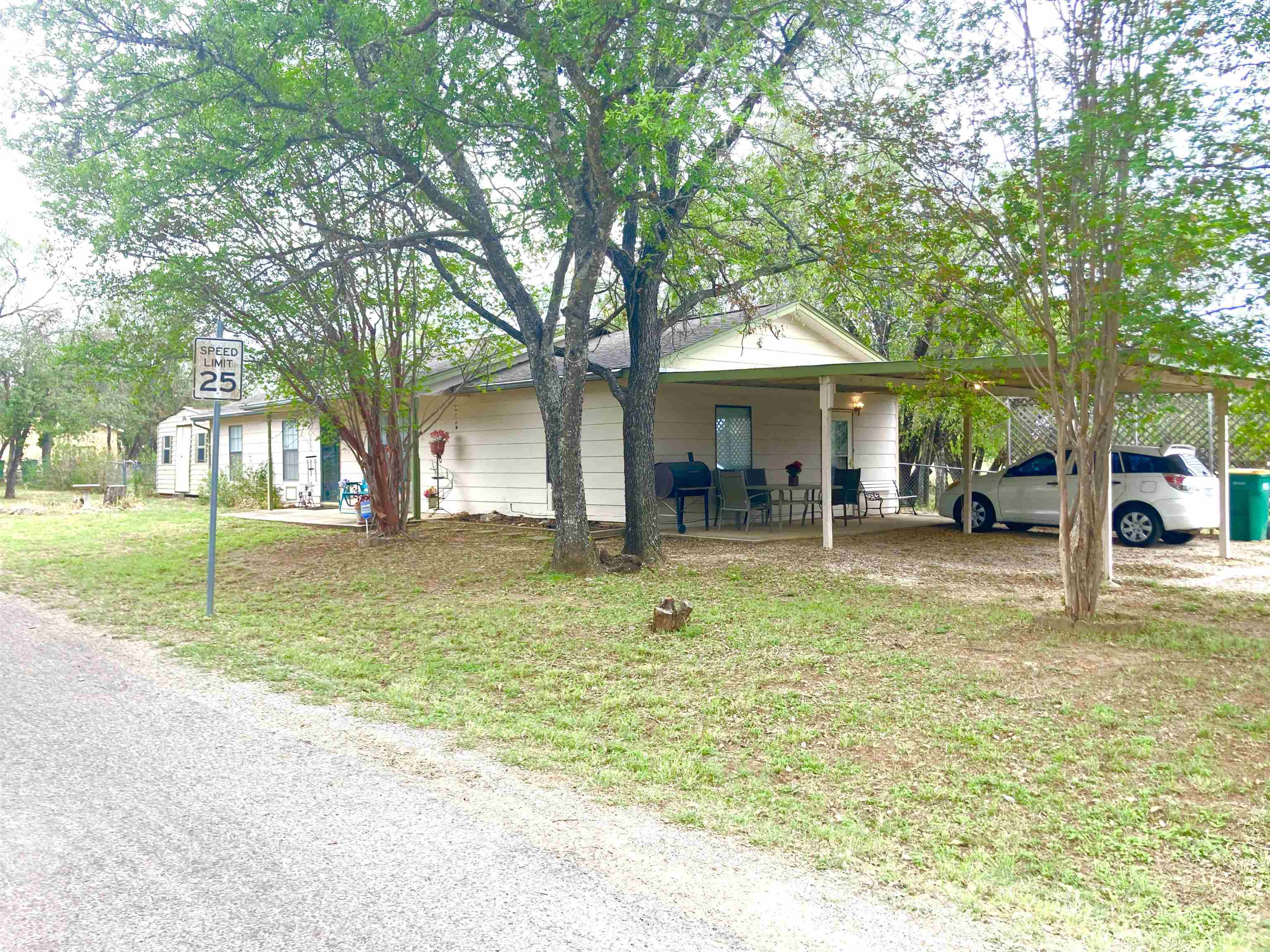 3914 Lakeview Property Photo 3