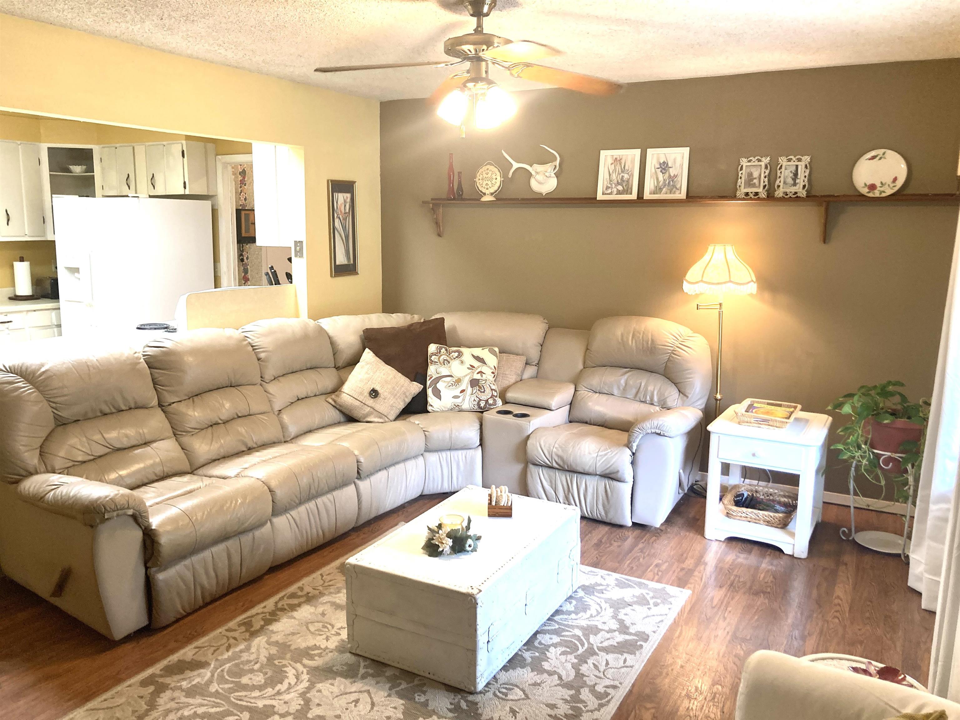 3914 Lakeview Property Photo 4
