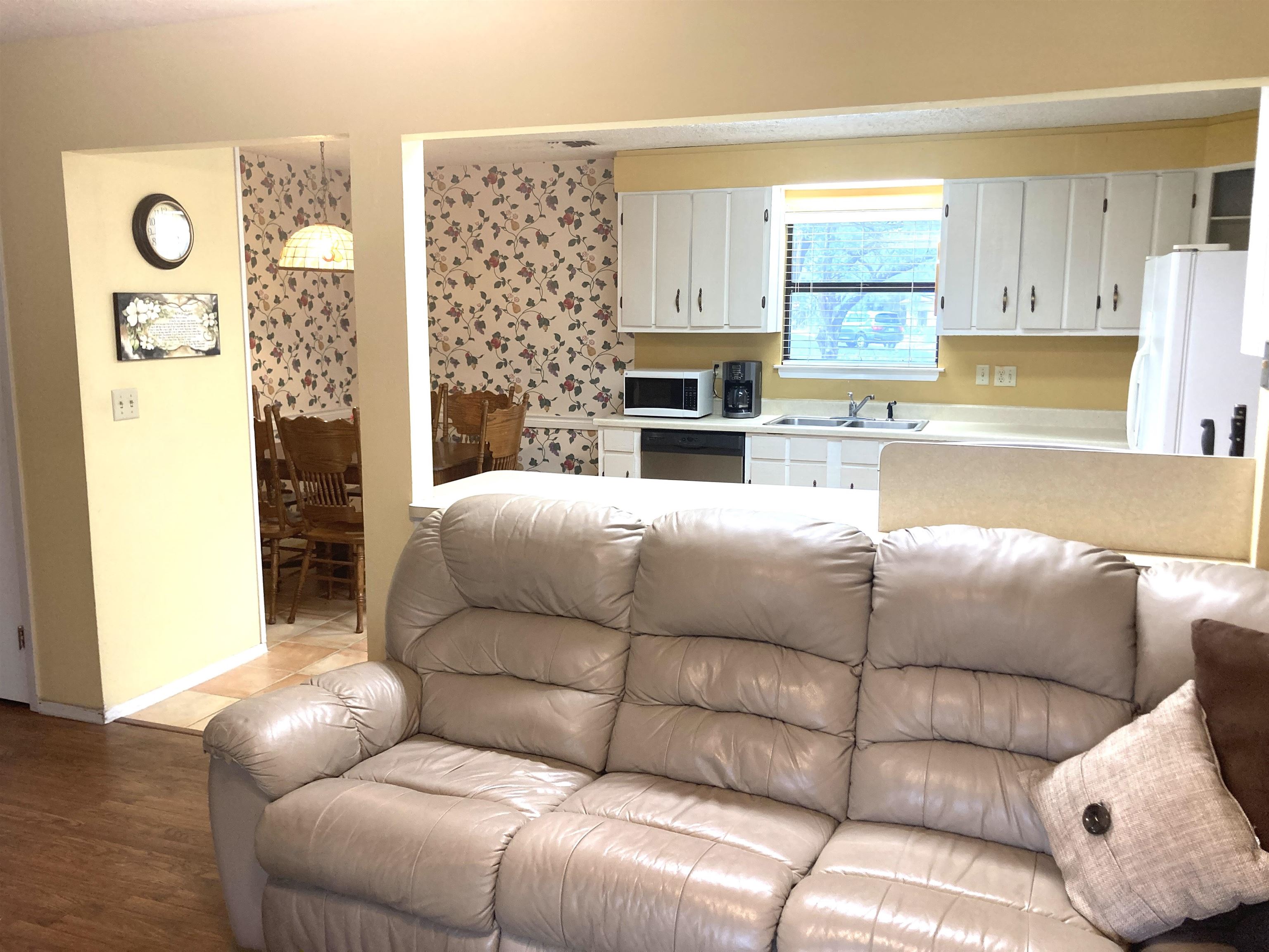 3914 Lakeview Property Photo 5