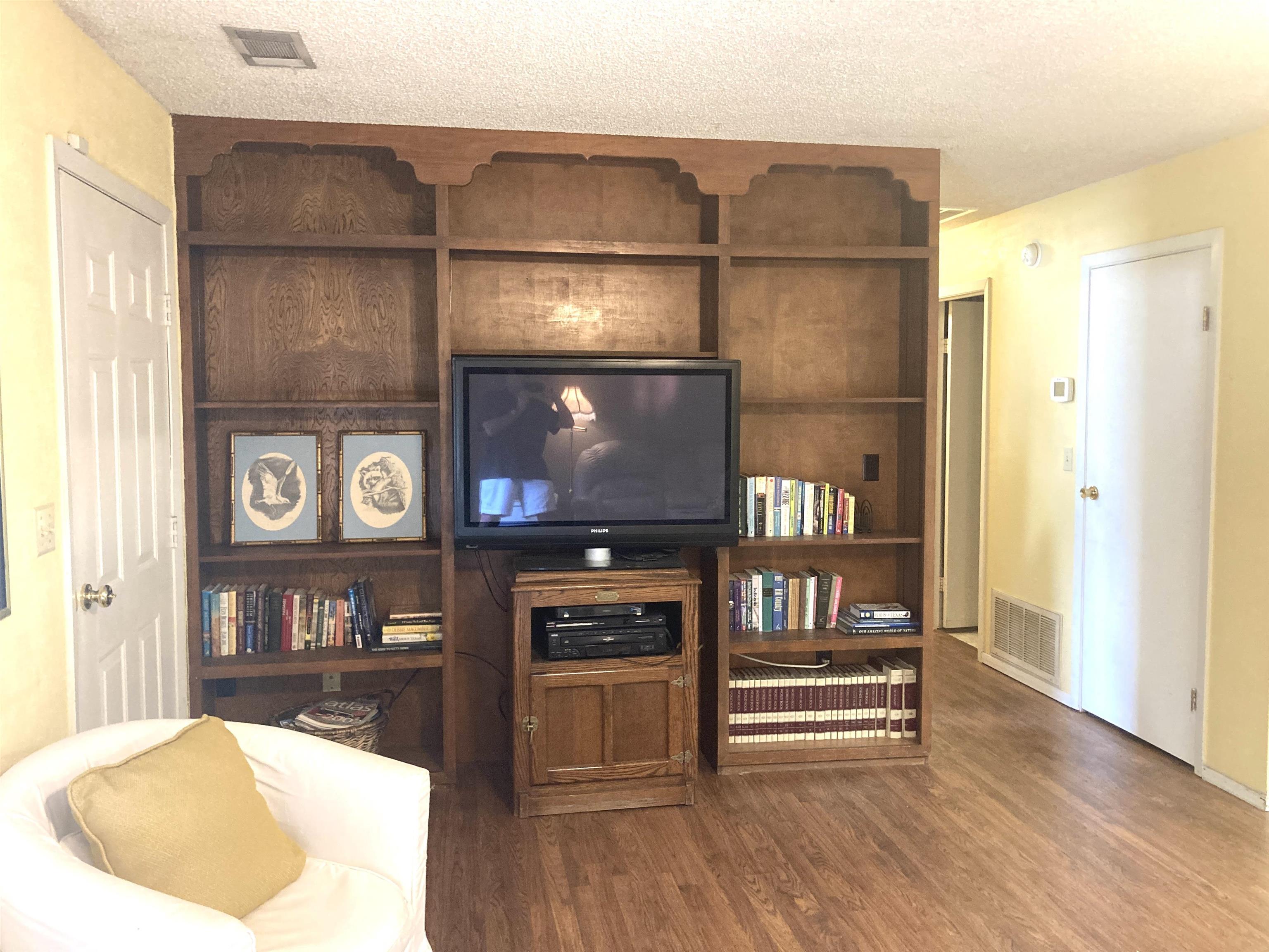 3914 Lakeview Property Photo 6