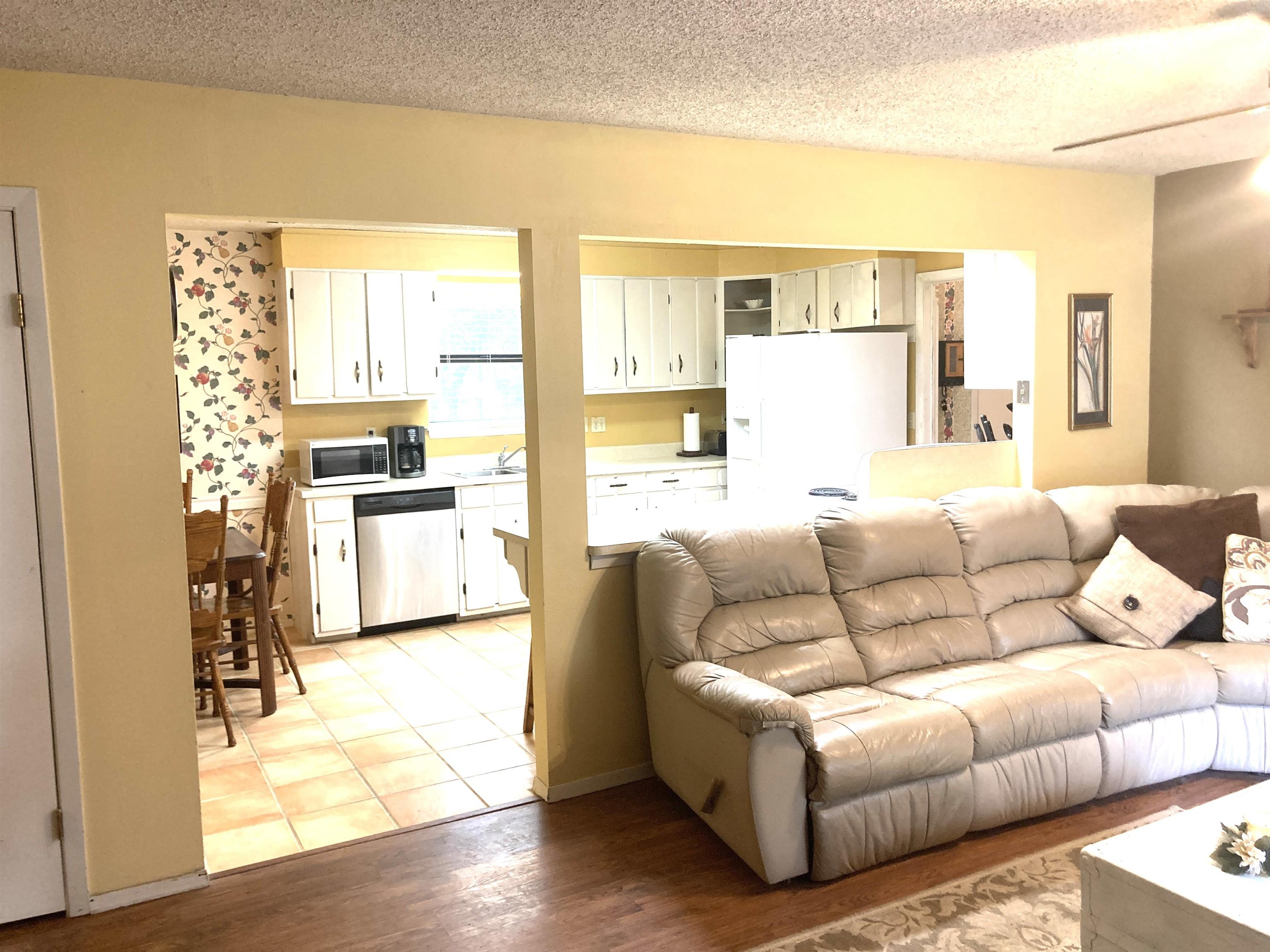 3914 Lakeview Property Photo 7