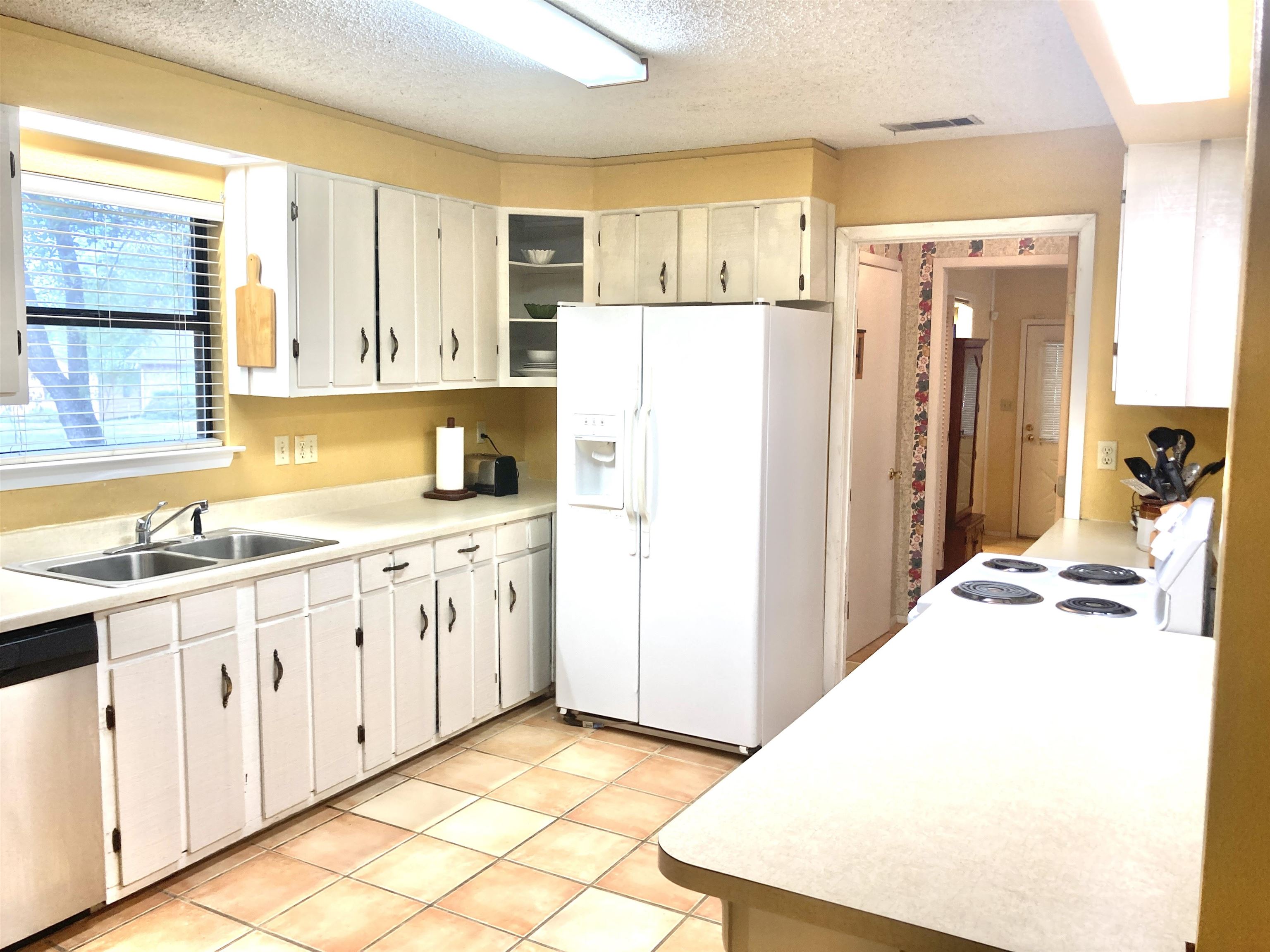 3914 Lakeview Property Photo 8