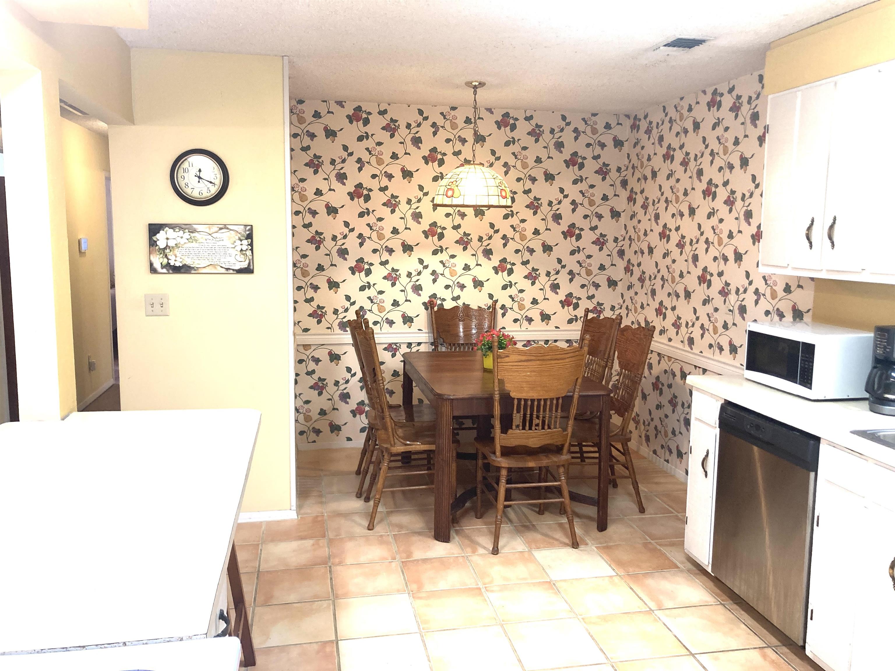 3914 Lakeview Property Photo 9