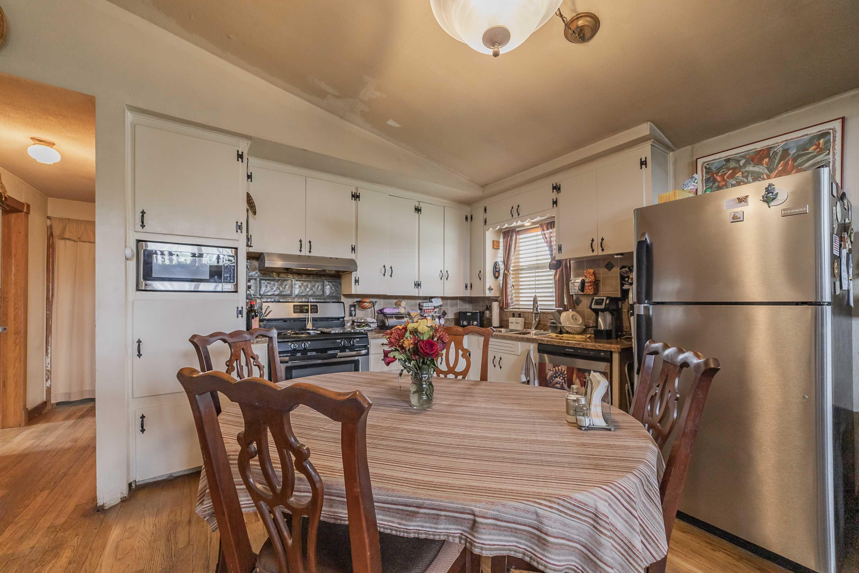 102 E Pine Street Property Photo 7