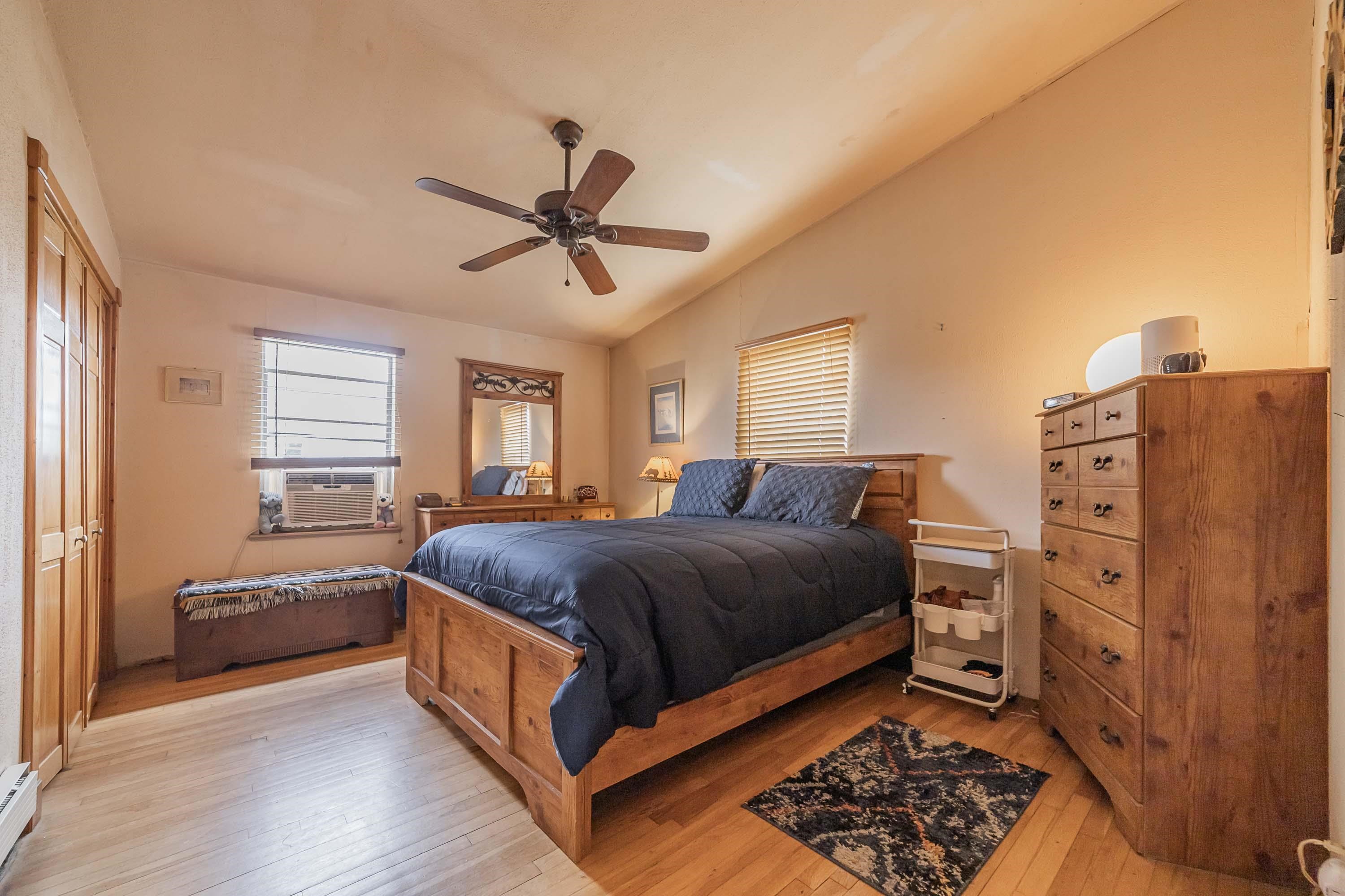 102 E Pine Street Property Photo 10