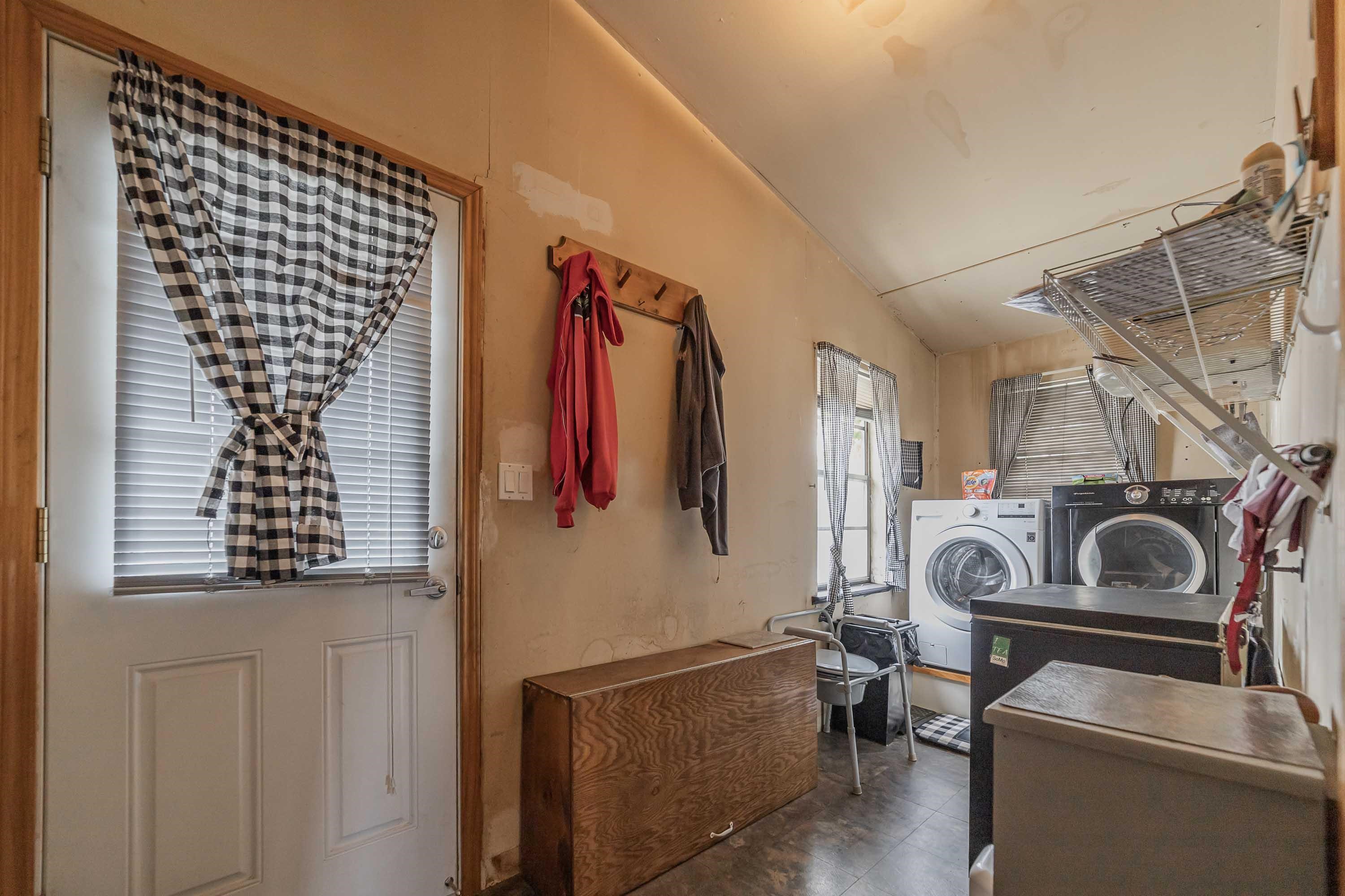 102 E Pine Street Property Photo 11