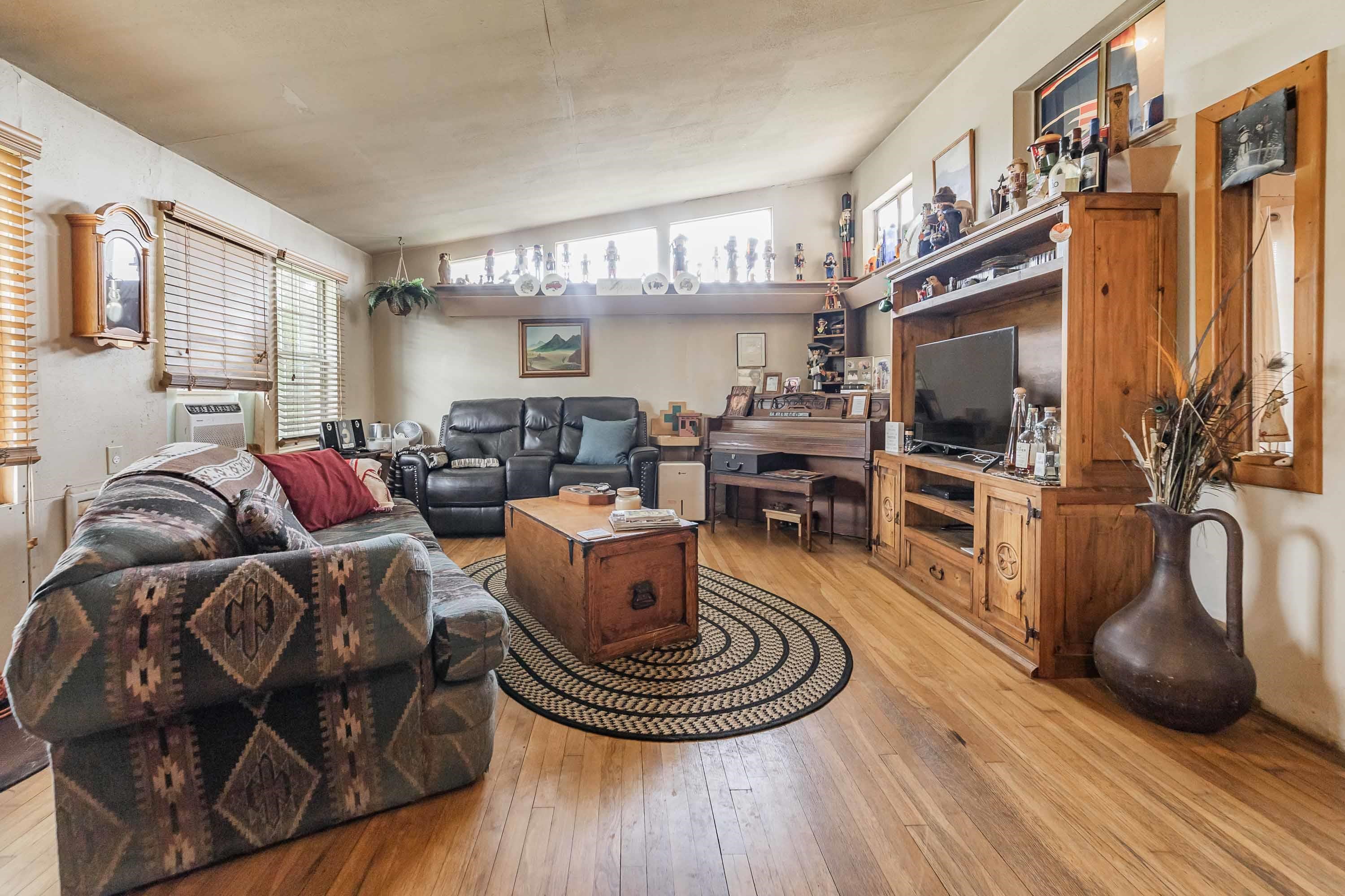 102 E Pine Street Property Photo 14