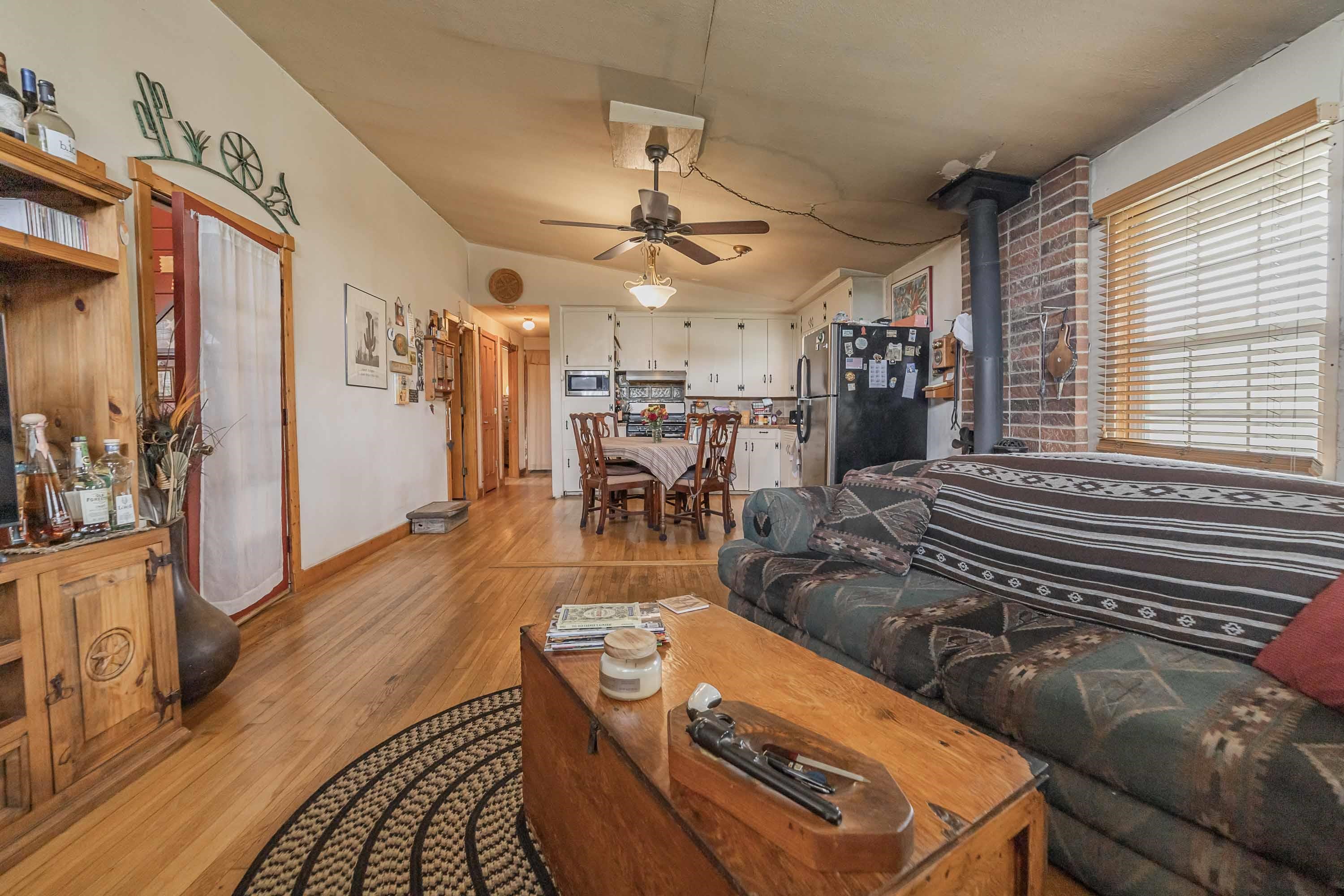 102 E Pine Street Property Photo 15