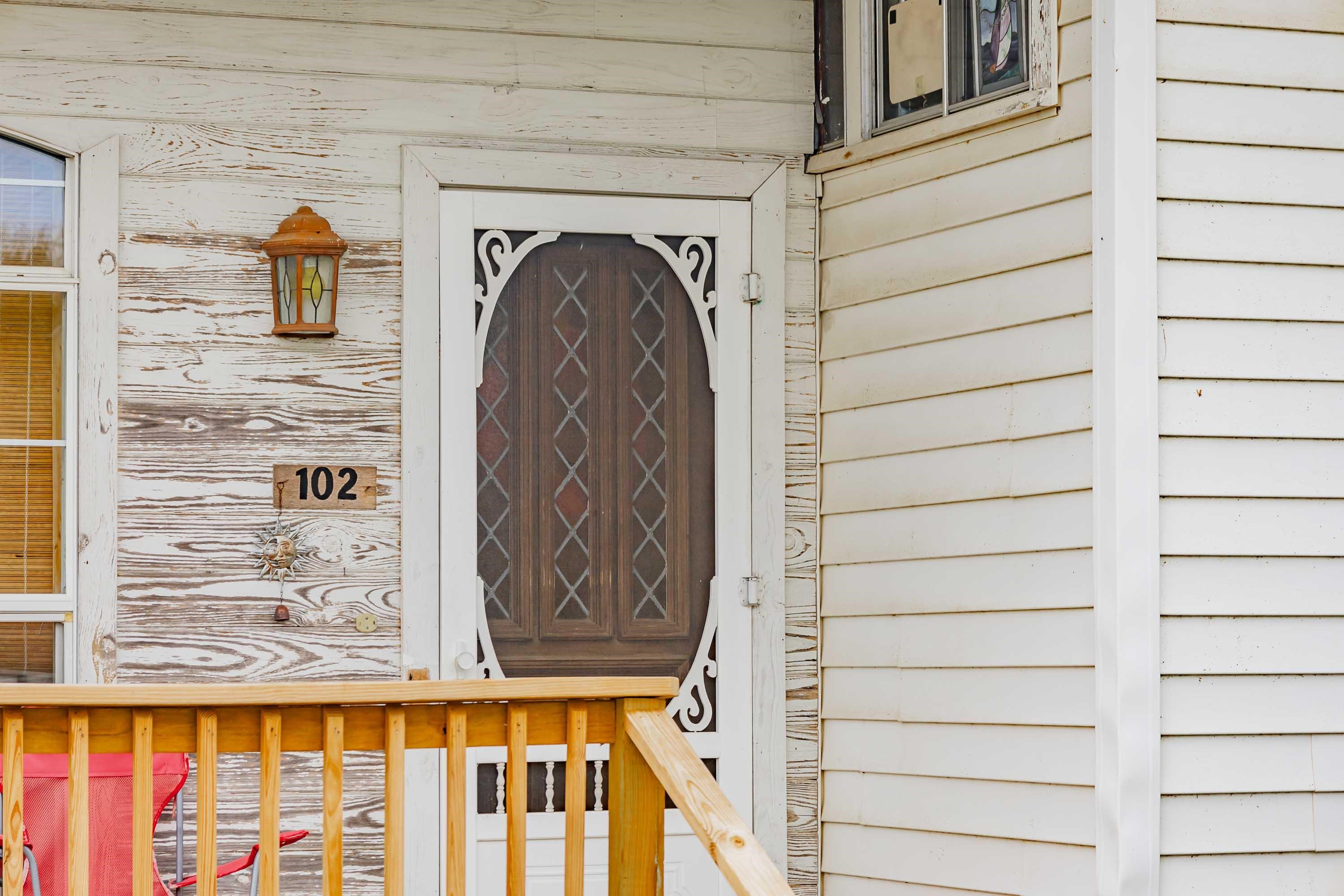 102 E Pine Street Property Photo 17