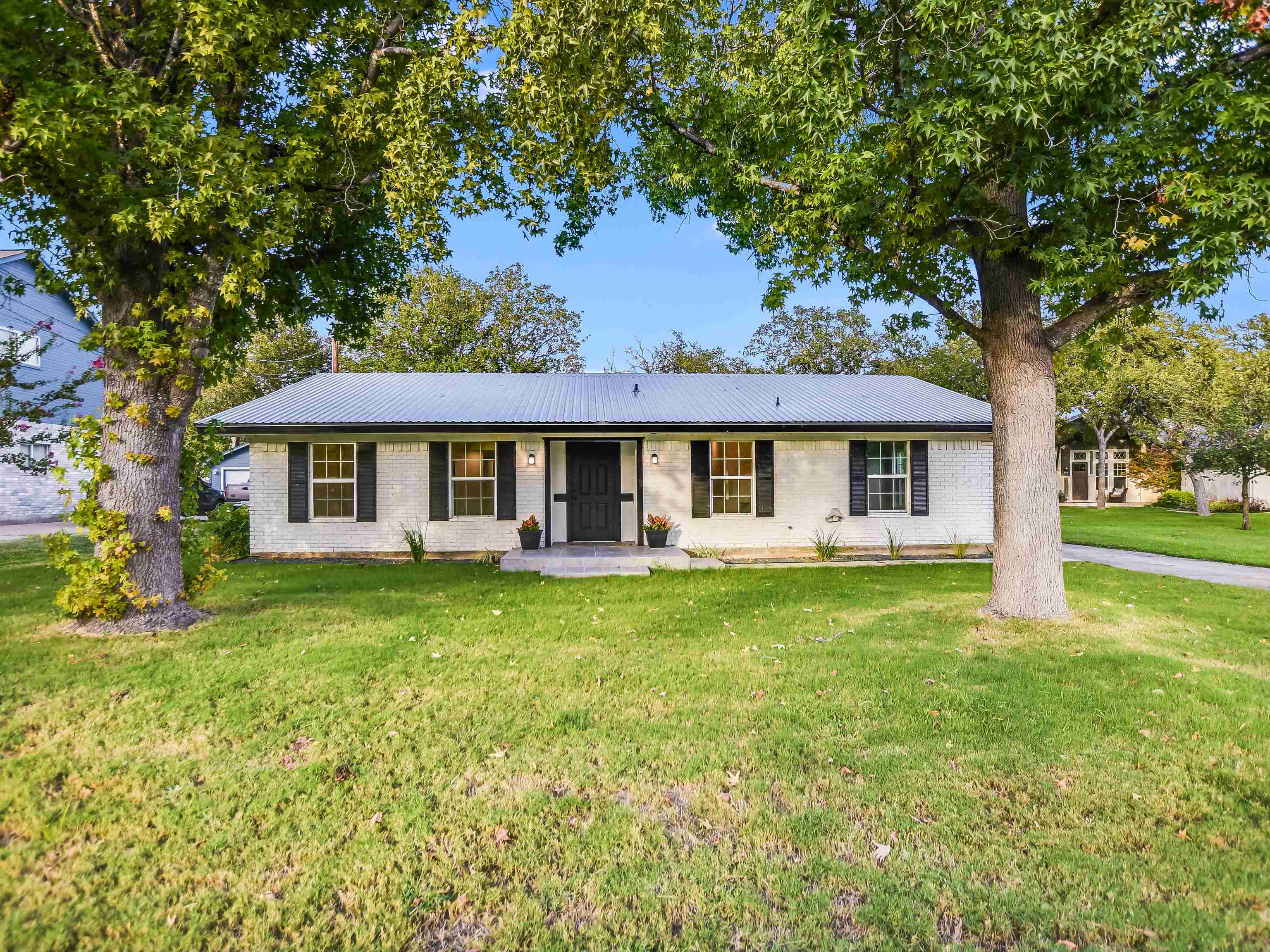 613 Highland Dr Property Photo 4