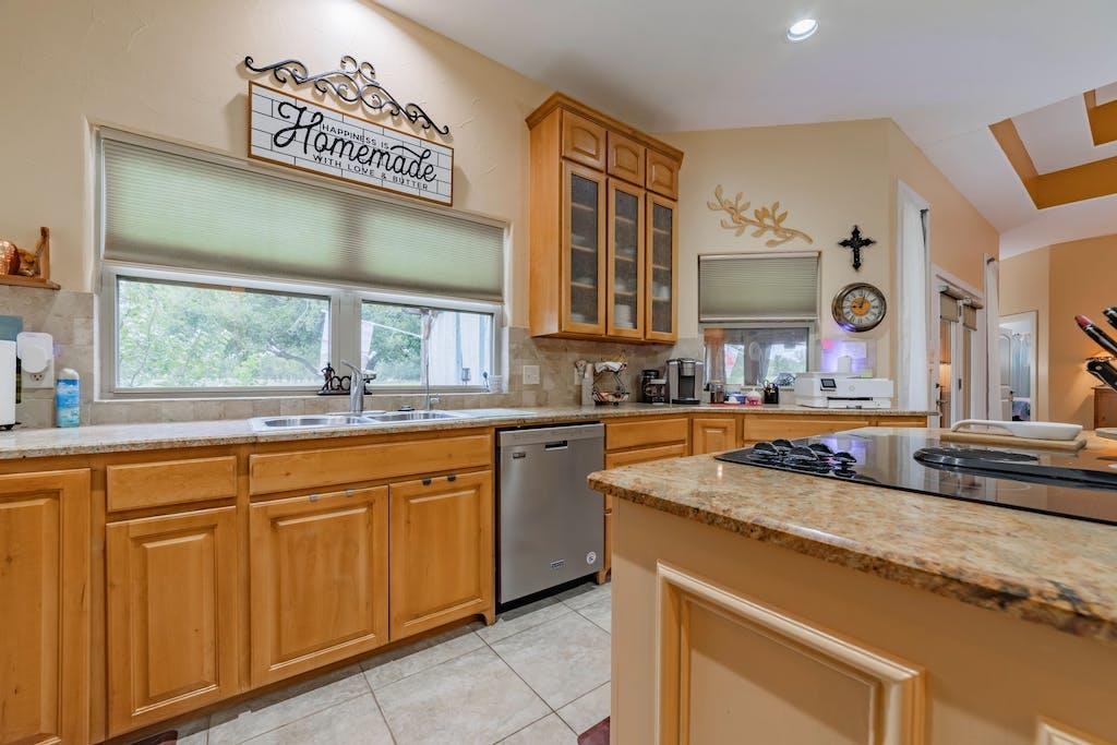 121 Eagle Point Drive Property Photo 10