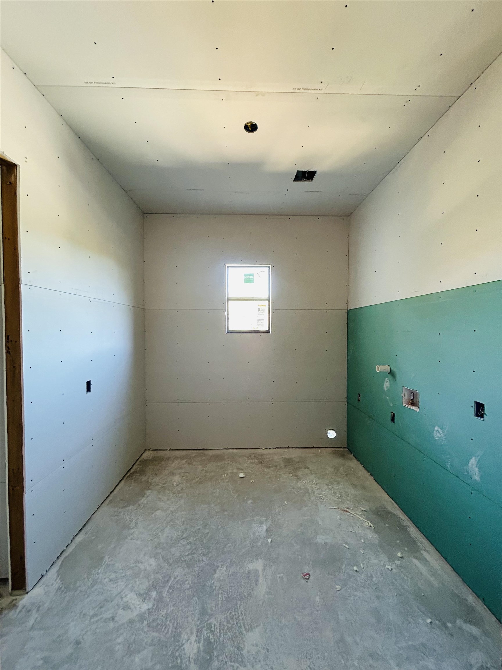 1122 Fault Line Drive Property Photo 10
