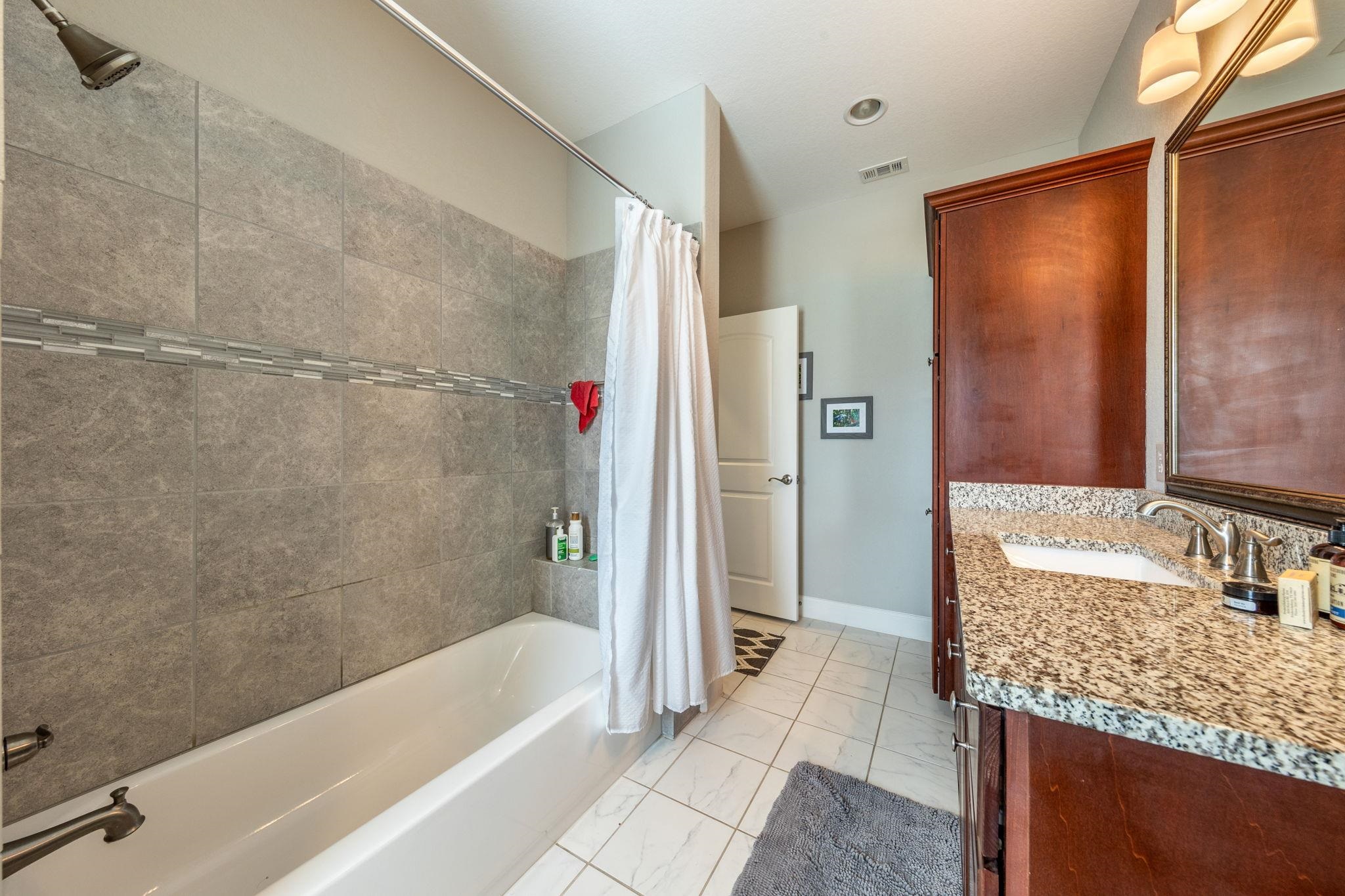 701 Three Creeks Dr. Property Photo 17