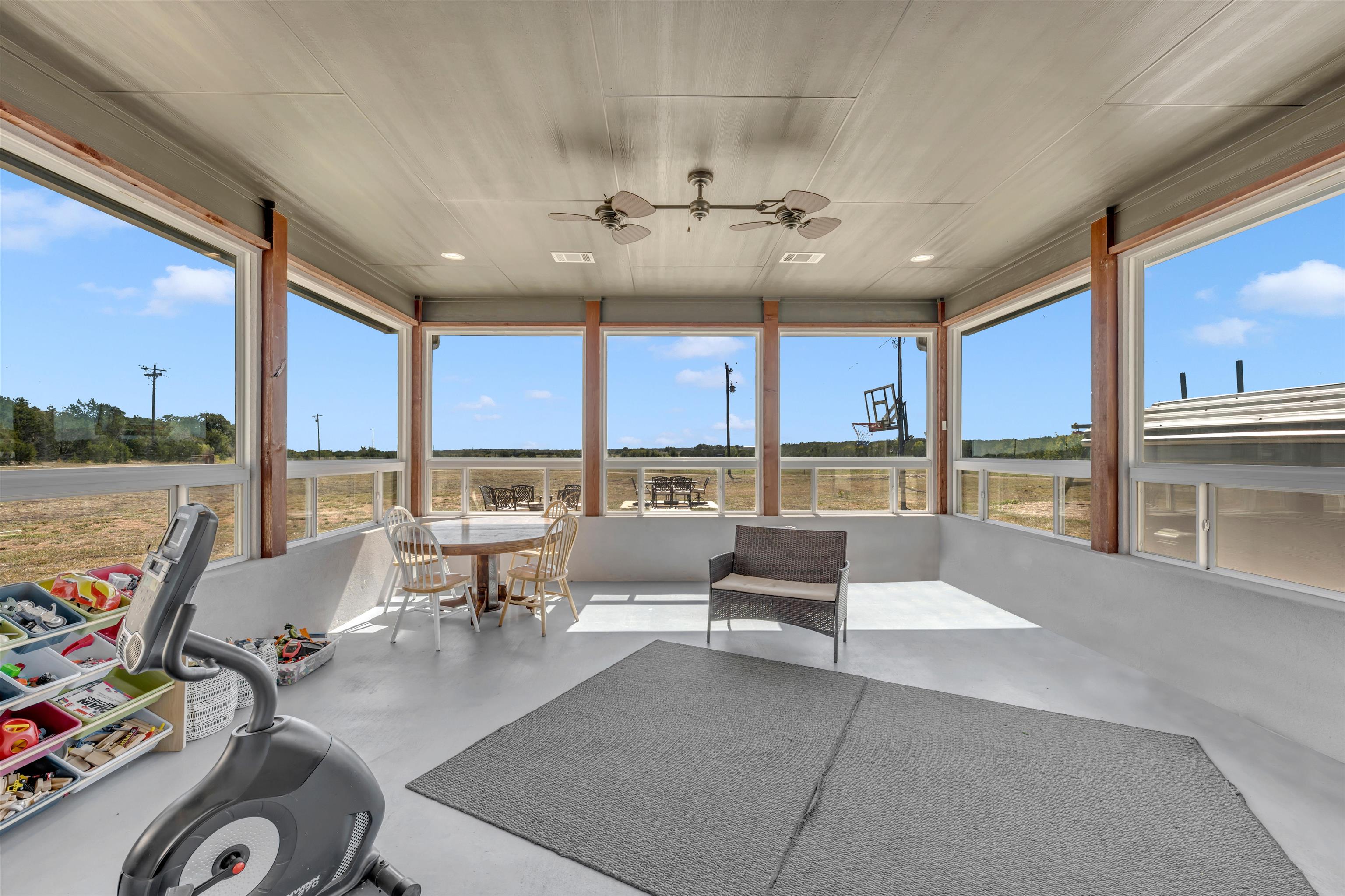 277 Lawman Trail Property Photo 15