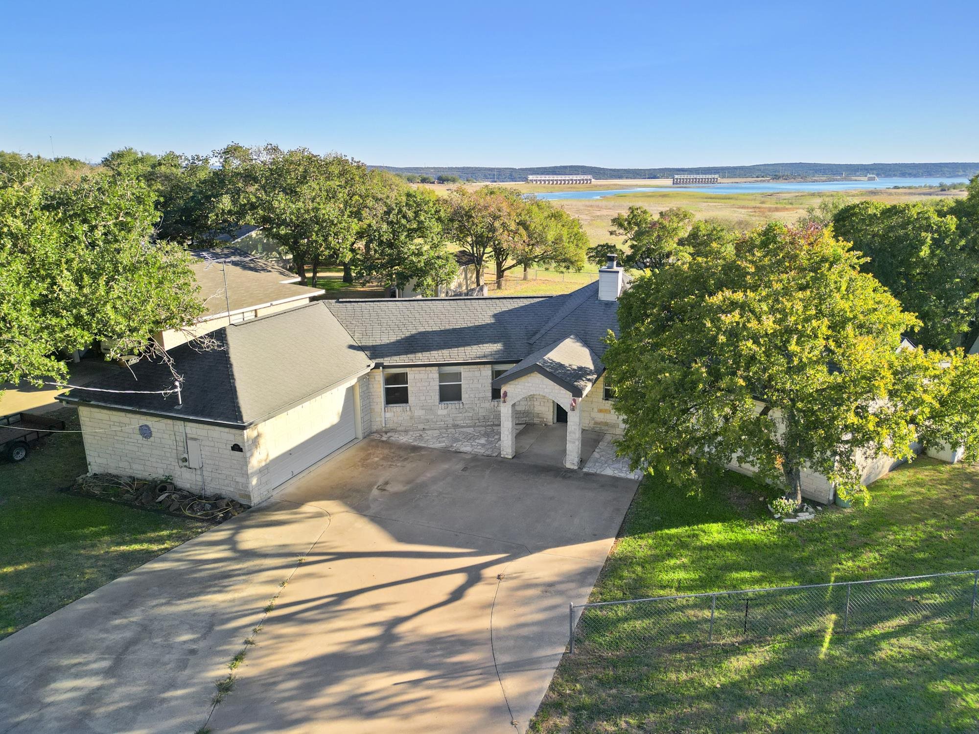 100 Agarita Drive Property Photo 1