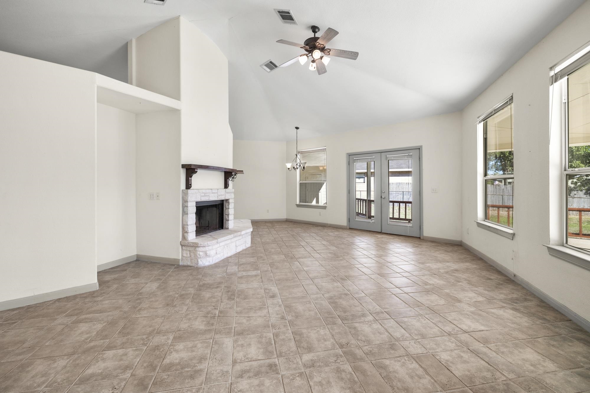 100 Agarita Drive Property Photo 6