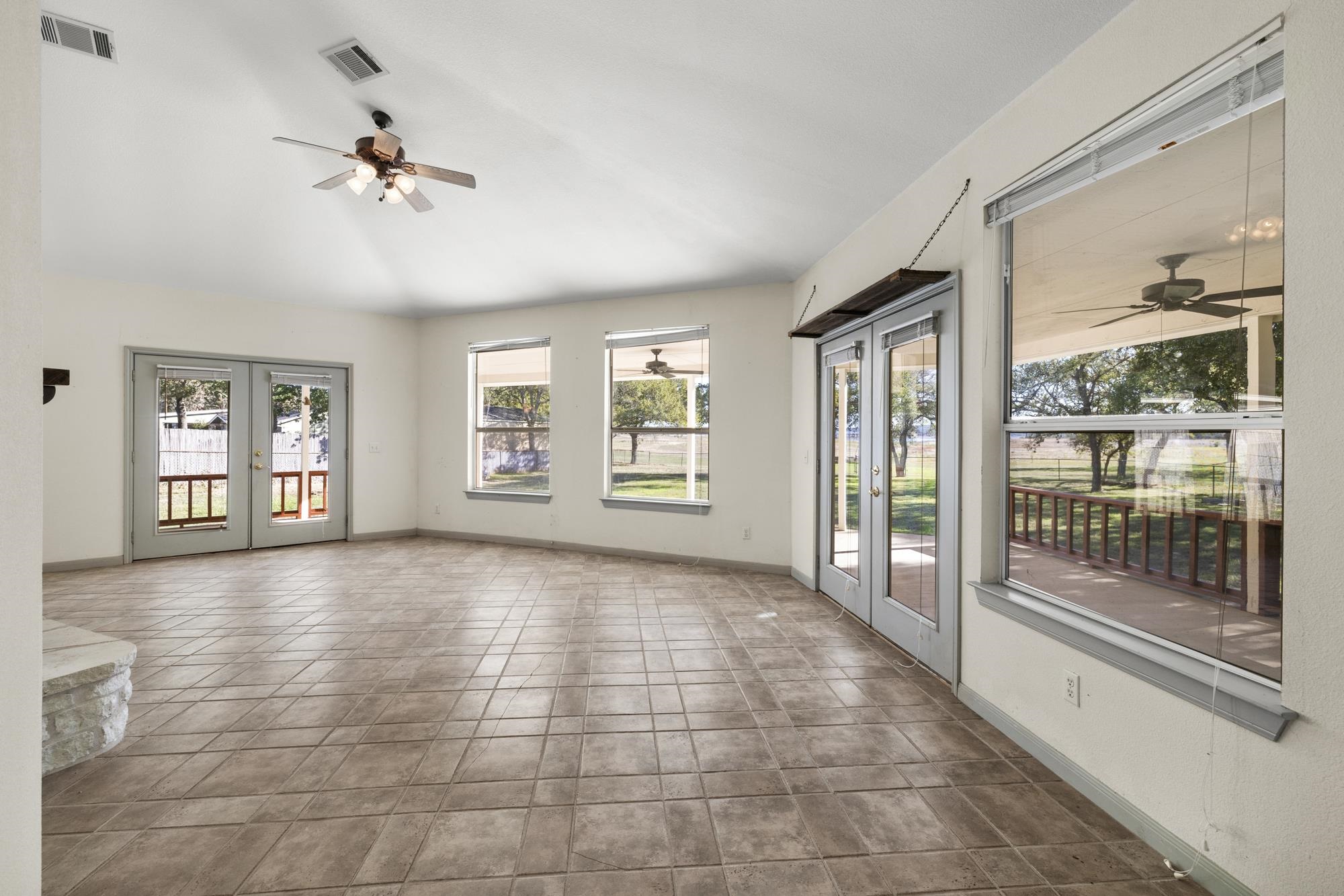 100 Agarita Drive Property Photo 7