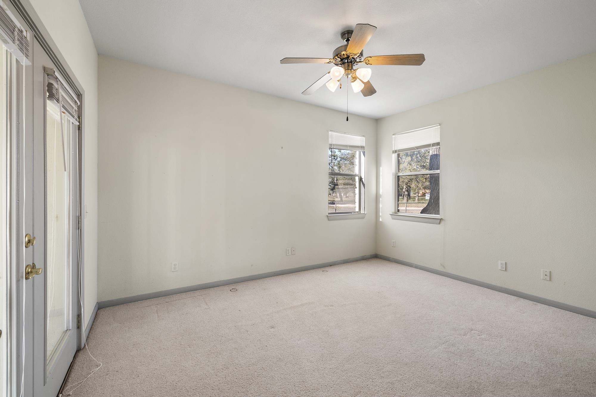 100 Agarita Drive Property Photo 11