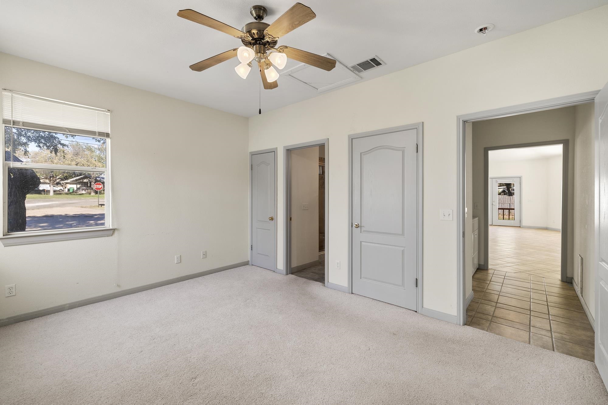 100 Agarita Drive Property Photo 12