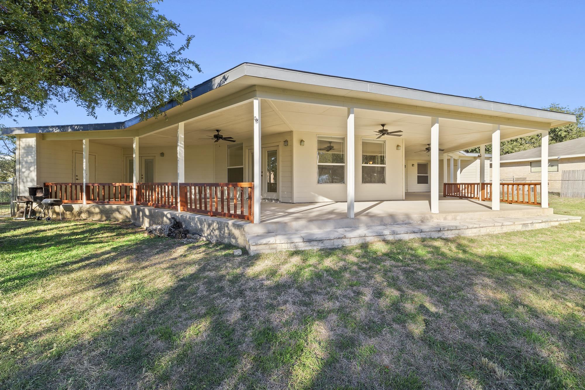 100 Agarita Drive Property Photo 20