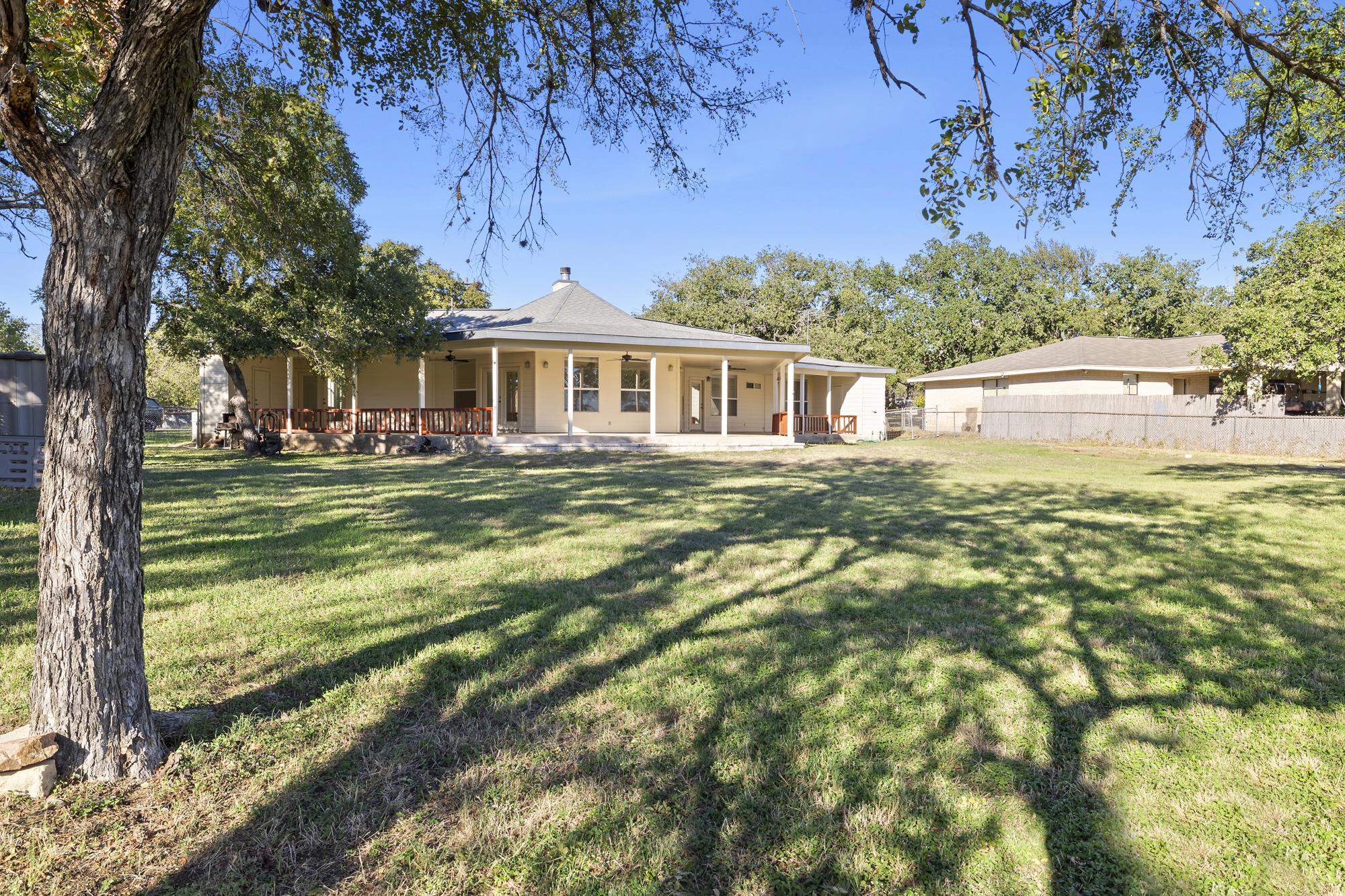 100 Agarita Drive Property Photo 23
