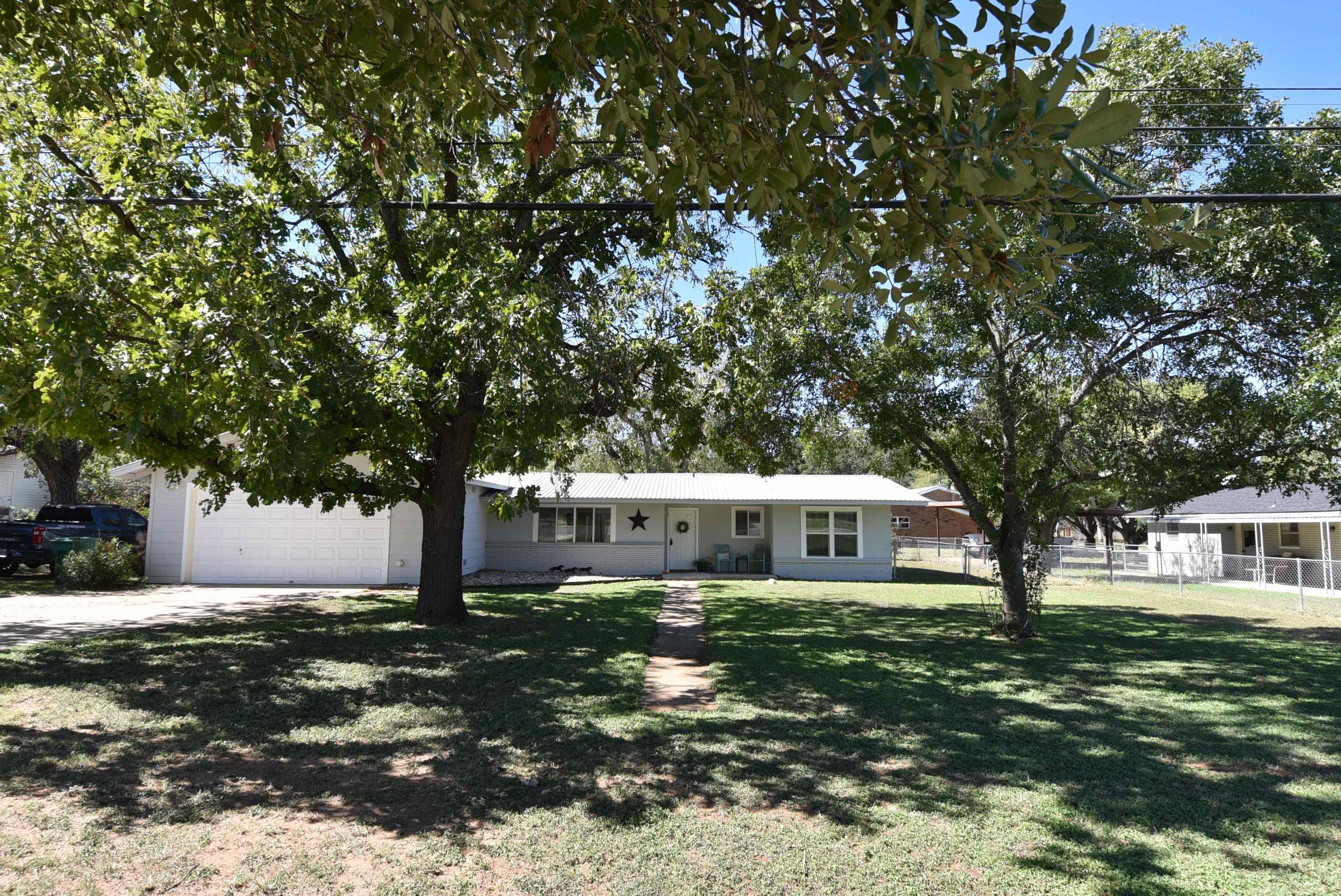 1803 Ford Street Property Photo 1
