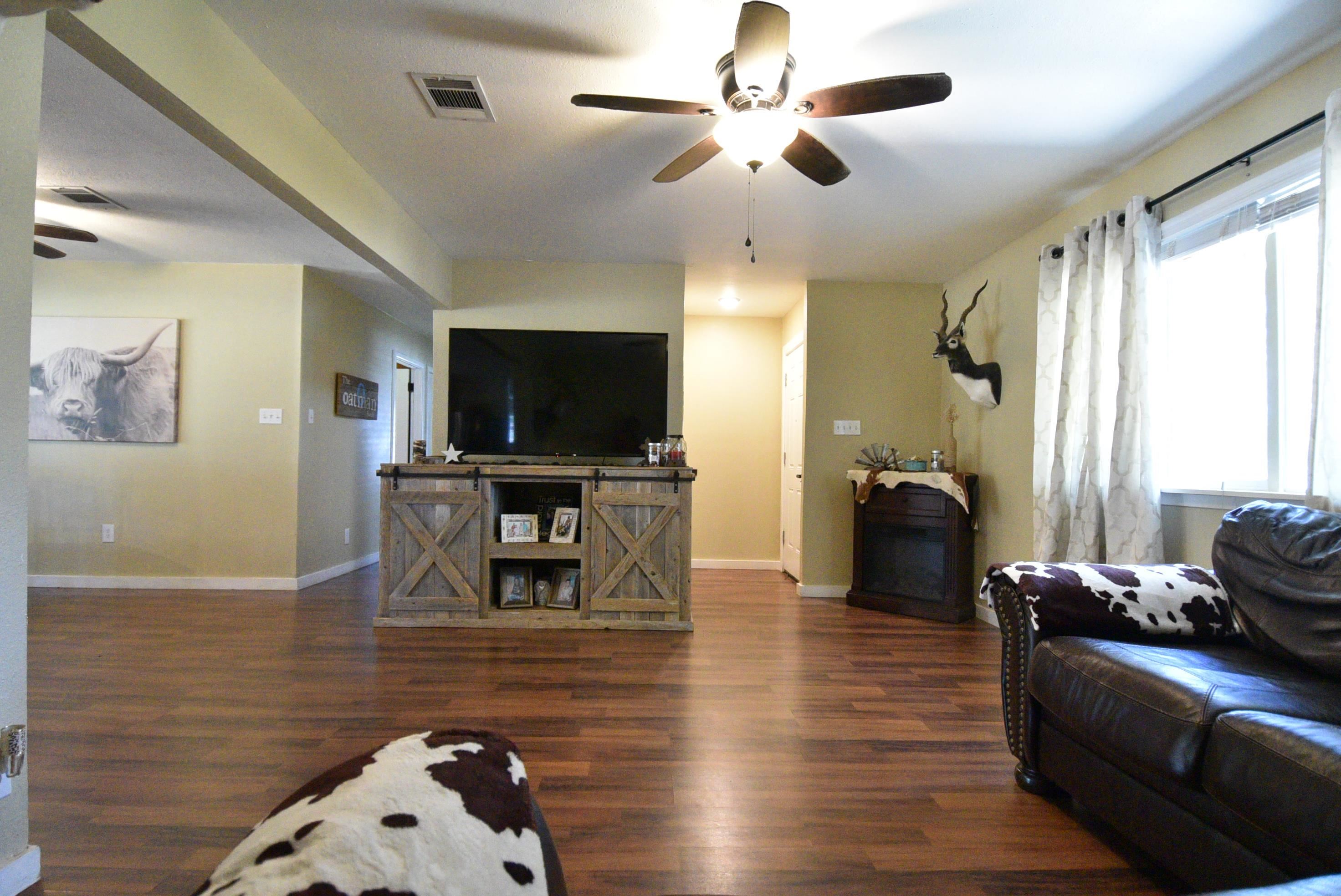 1803 Ford Street Property Photo 3