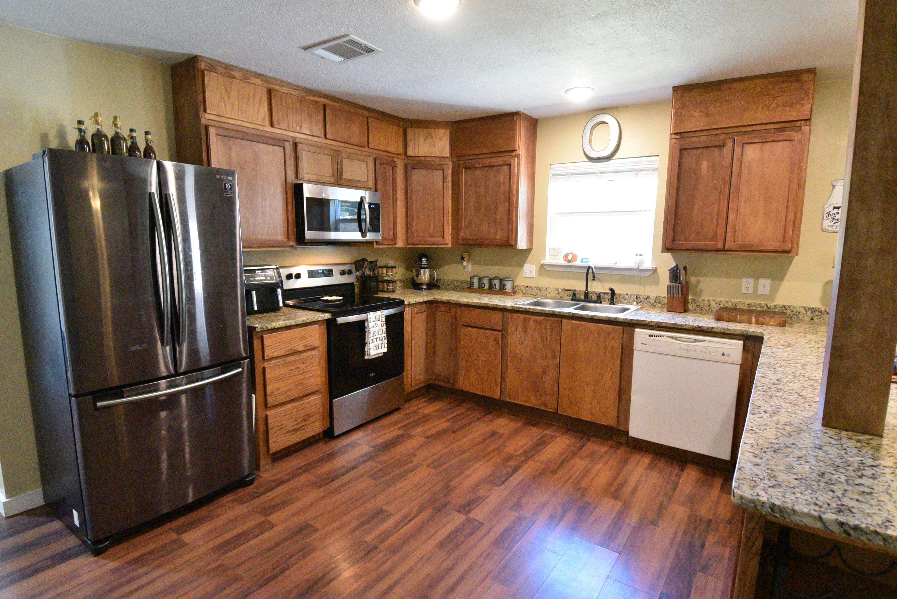 1803 Ford Street Property Photo 8