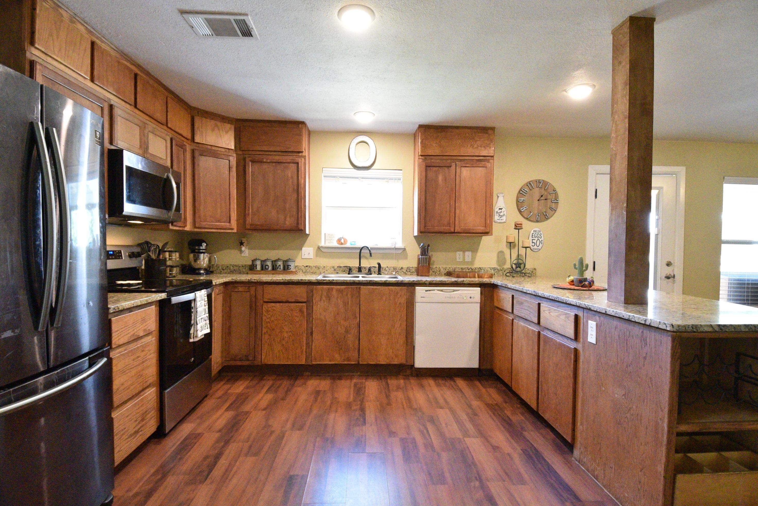 1803 Ford Street Property Photo 9