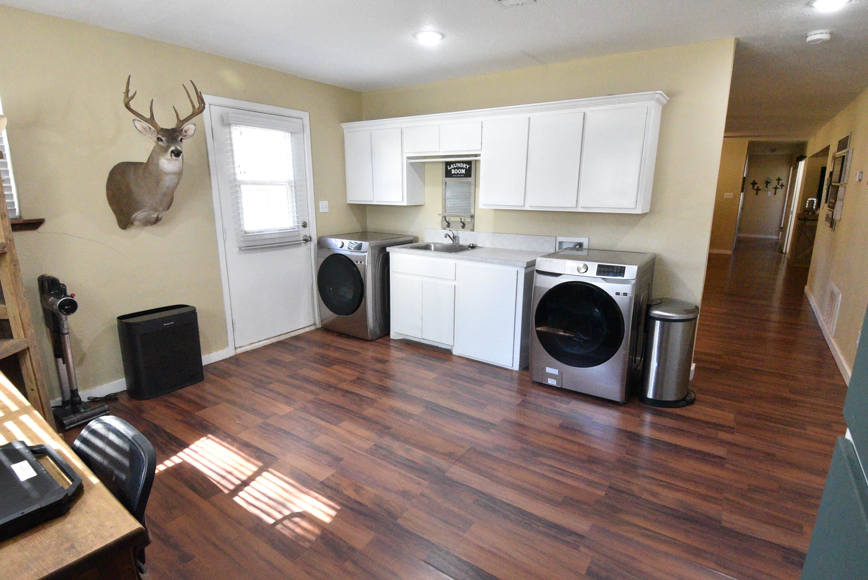 1803 Ford Street Property Photo 13