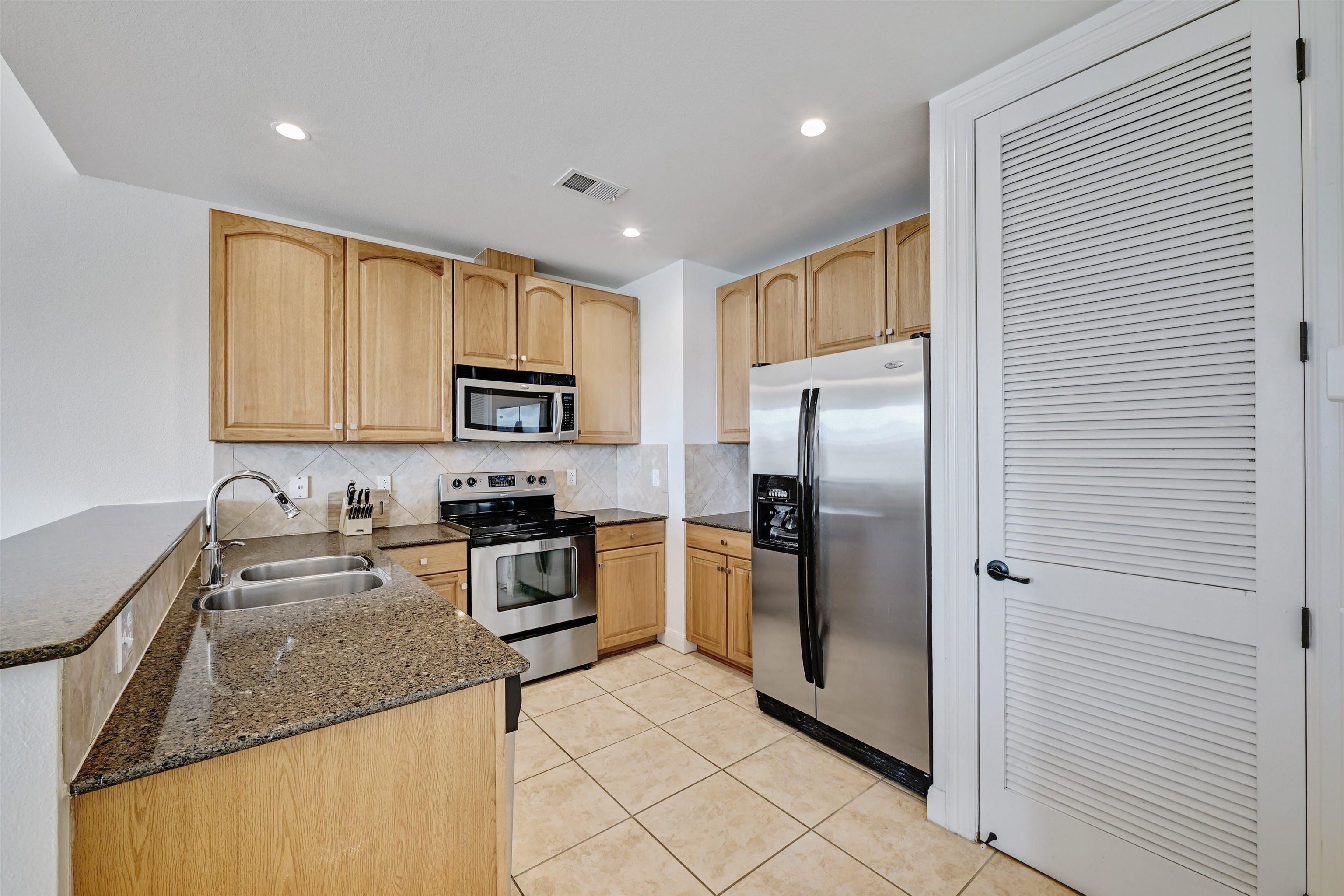 101 W Bank, #41 Property Photo 11