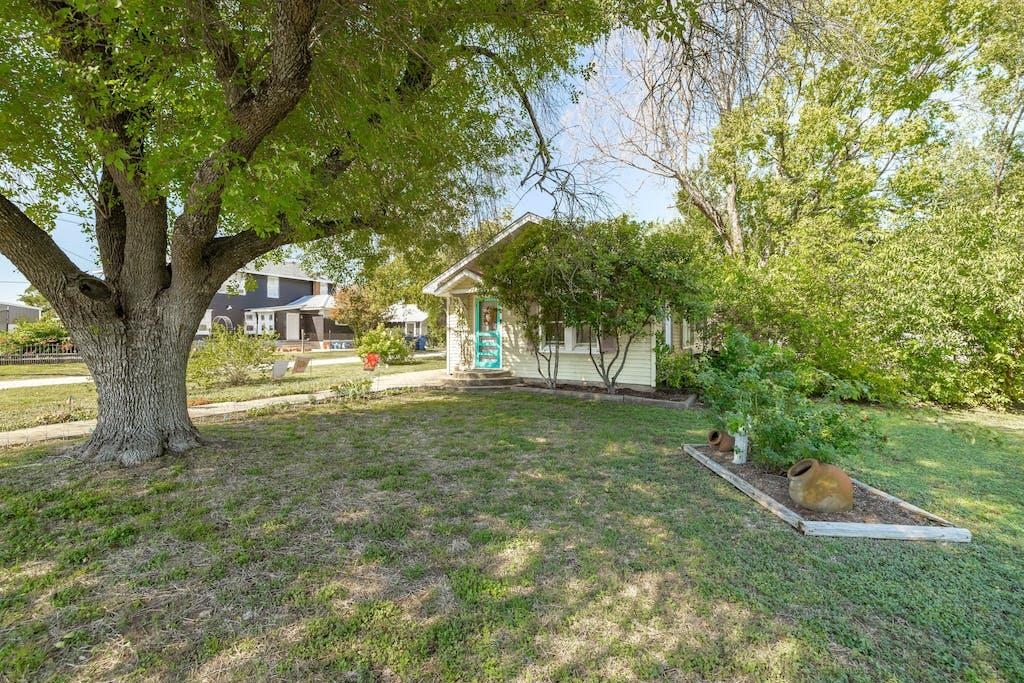 420 N Grange Property Photo 5