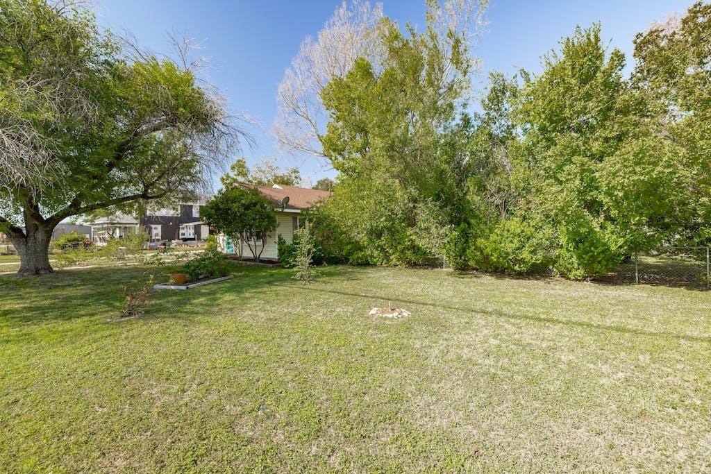 420 N Grange Property Photo 6