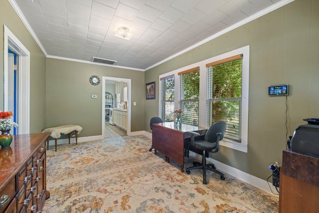 420 N Grange Property Photo 10