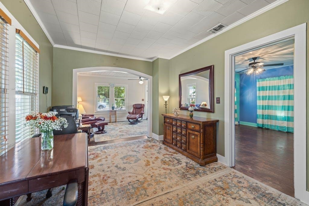 420 N Grange Property Photo 11