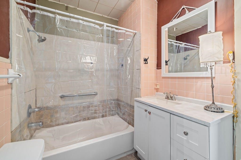 420 N Grange Property Photo 16